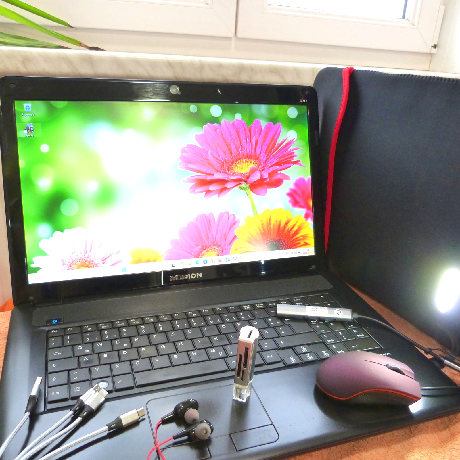 Medion E7214 17″ HDPLUS l DOLBY SOUND l HDD SSD Windows 11 l HDMI XXL SET