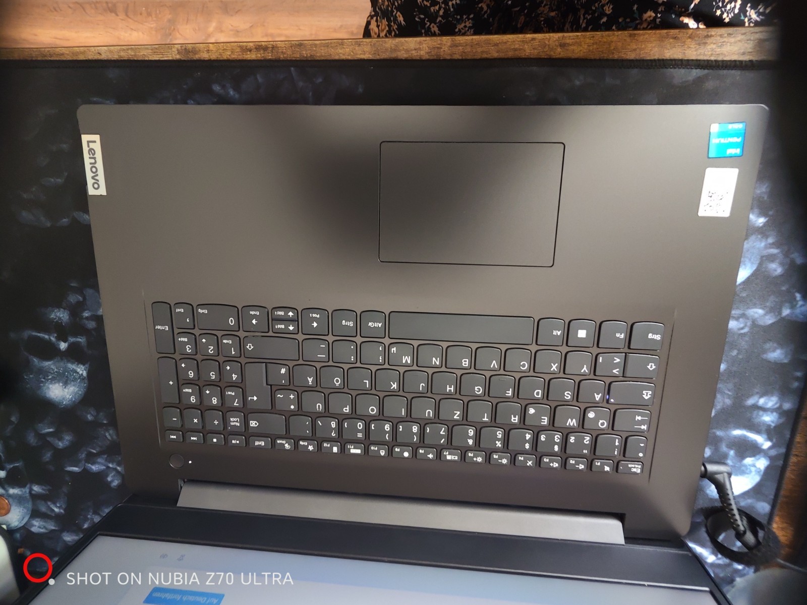 MUST GO!!! Lenovo Notebook with 17.3 FHD for sale