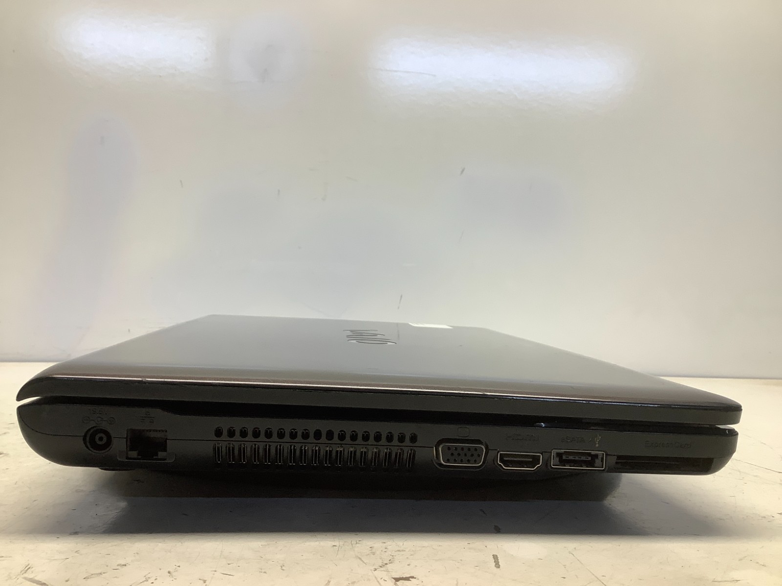 Sony Vaio VPCEB33FM Intel Core i3-370M 2.4GHz 4 GB NO HDD