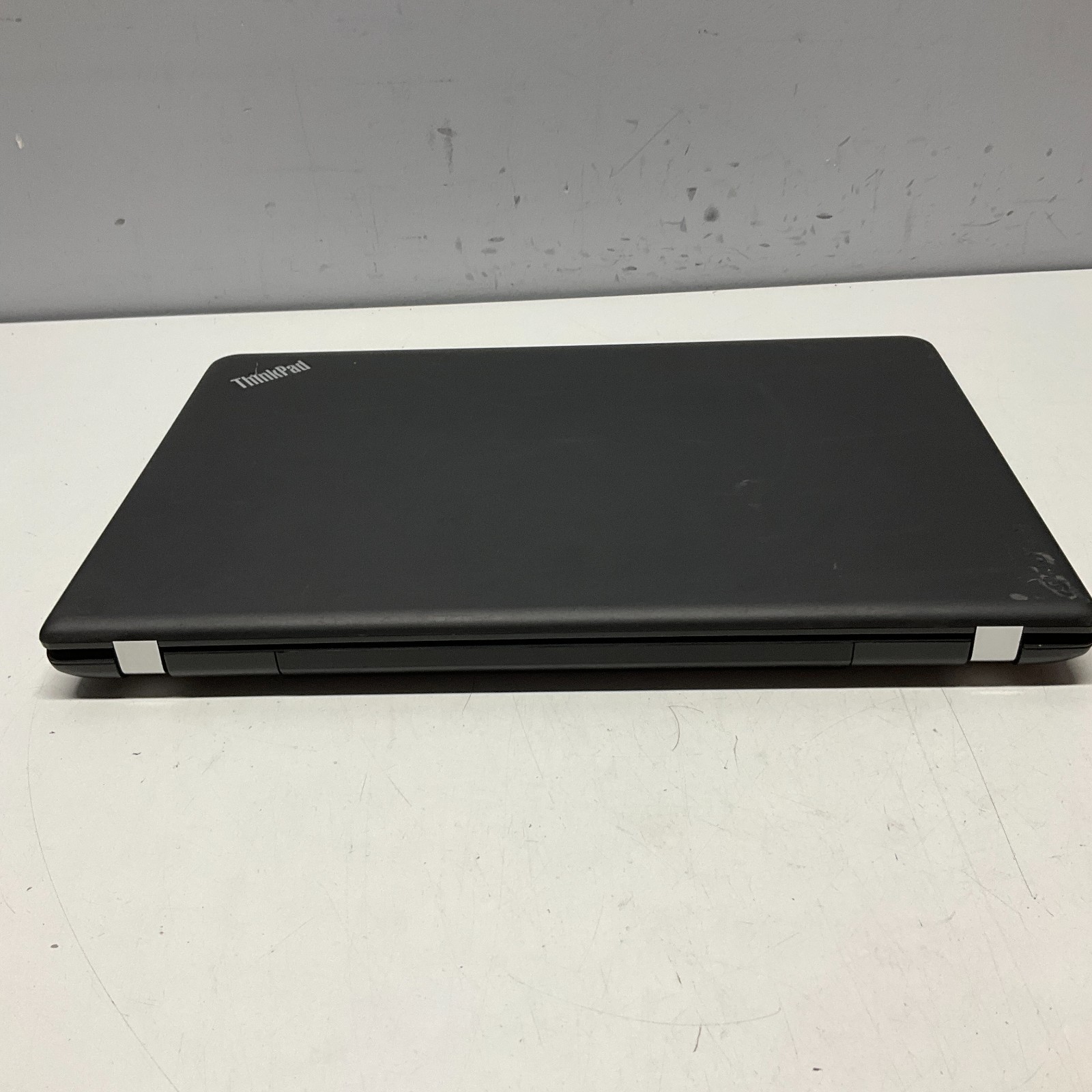 Lenovo ThinkPad E560 Intel Core i5-6200U 2.3GHz 4GB 250GB SSD Windows 10 READ