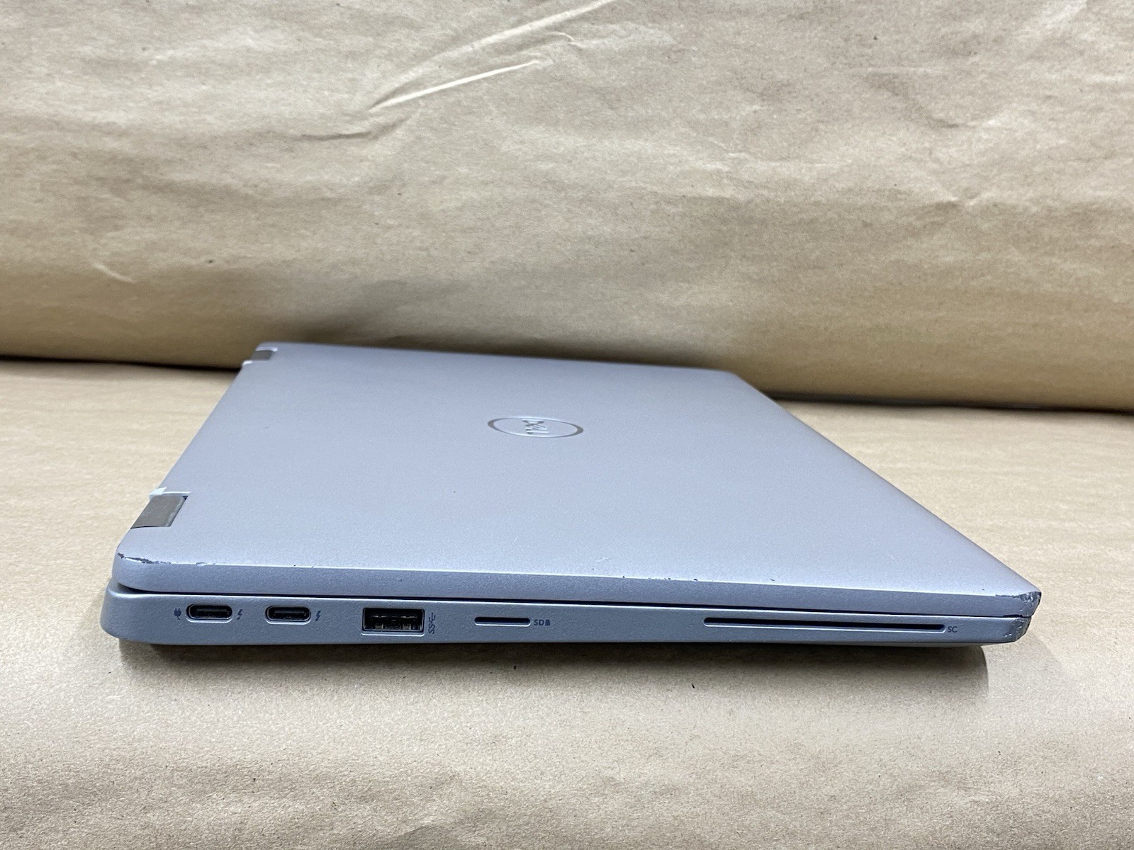 Dell Latitude 5320 – 13.5″ FHD – Touch – i7-1185G7 – 16GB – 256 – Win 11 – READ
