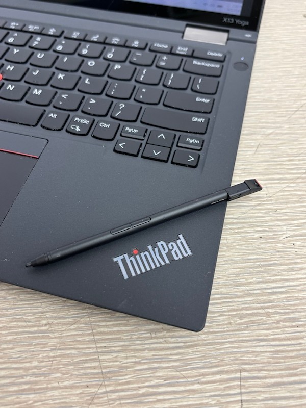 Lenovo ThinkPad X13 Yoga Gen 2 i5-1135G7 16GB 256GB SSD W11P (for parts/repair)