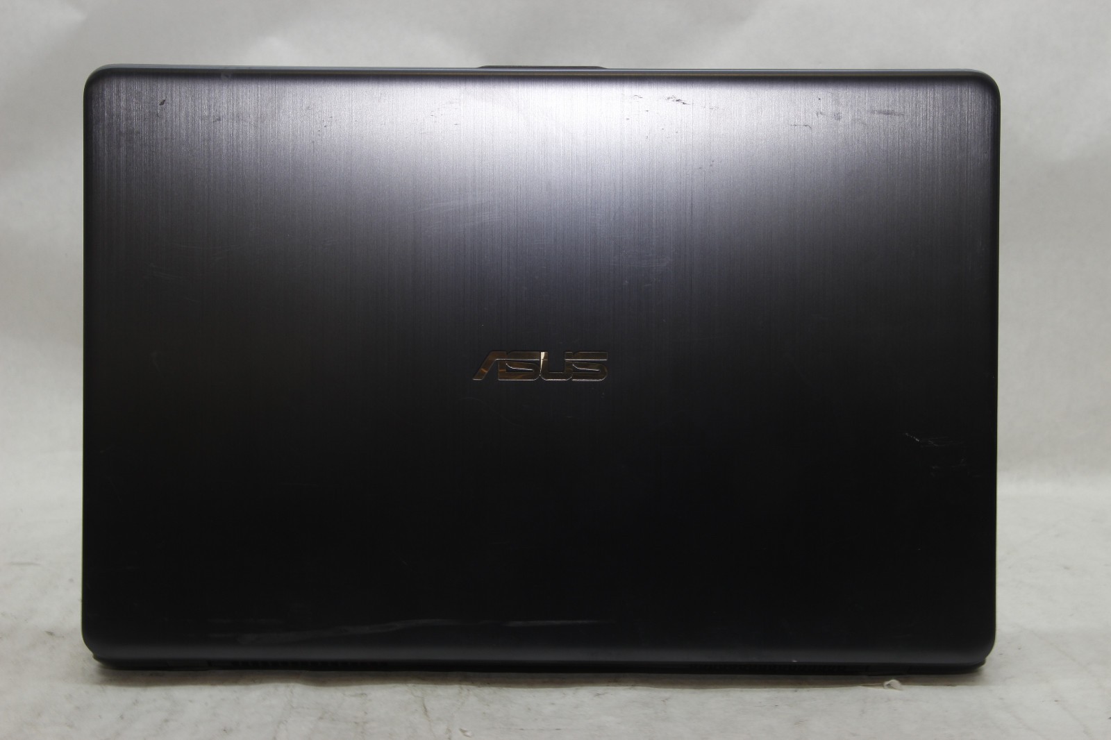 ASUS VivoBook Pro 17 17″ Laptop i7-8550U 16 GB RAM 256 GB SSD Win 11 No Charger