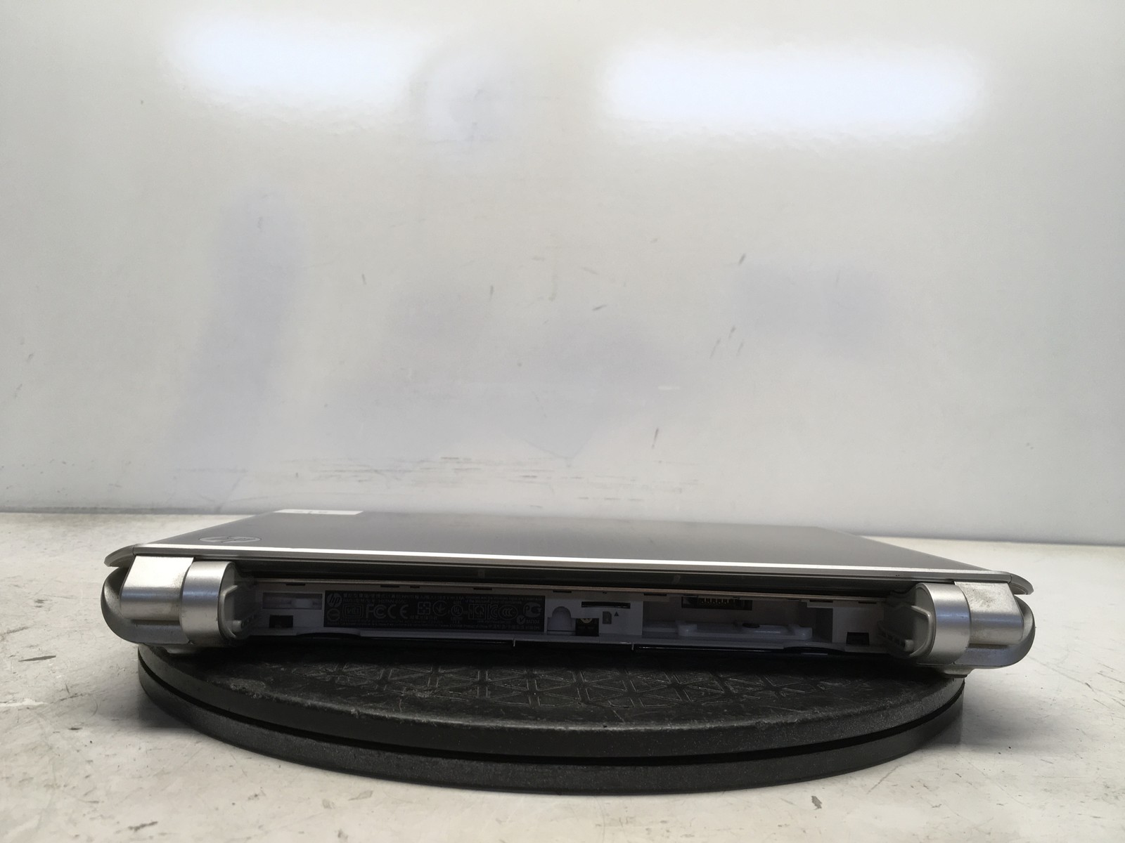 HP Pavilion DM1 AMD E-350 1600MHz 3 GB NO HDD No Batt
