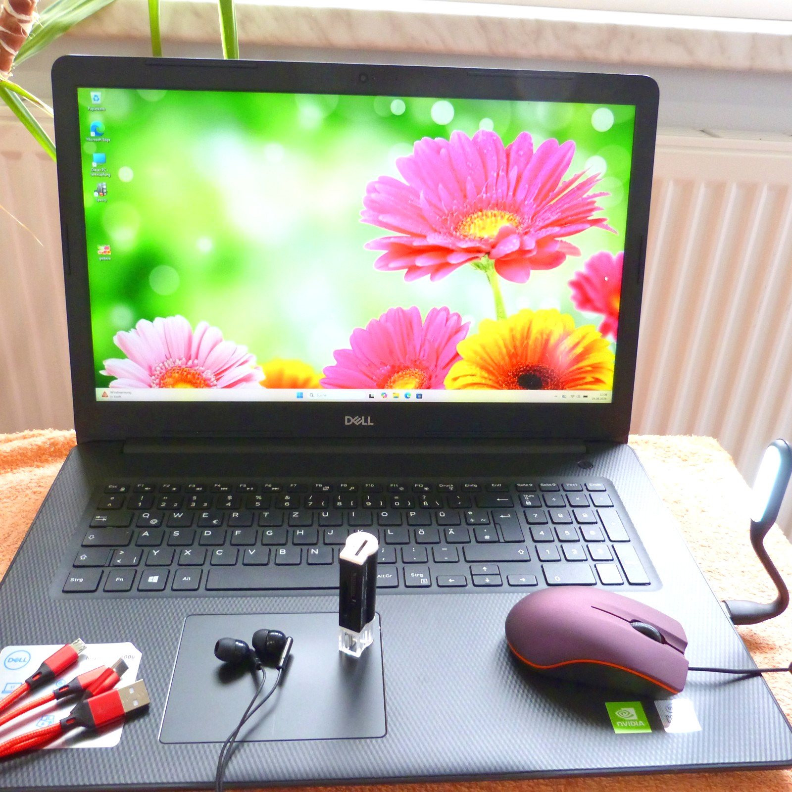 Dell 3793 Inspiron 17 inch FULLHD CARBON LOOK l 10GEN Core i7 SSD Windows 11
