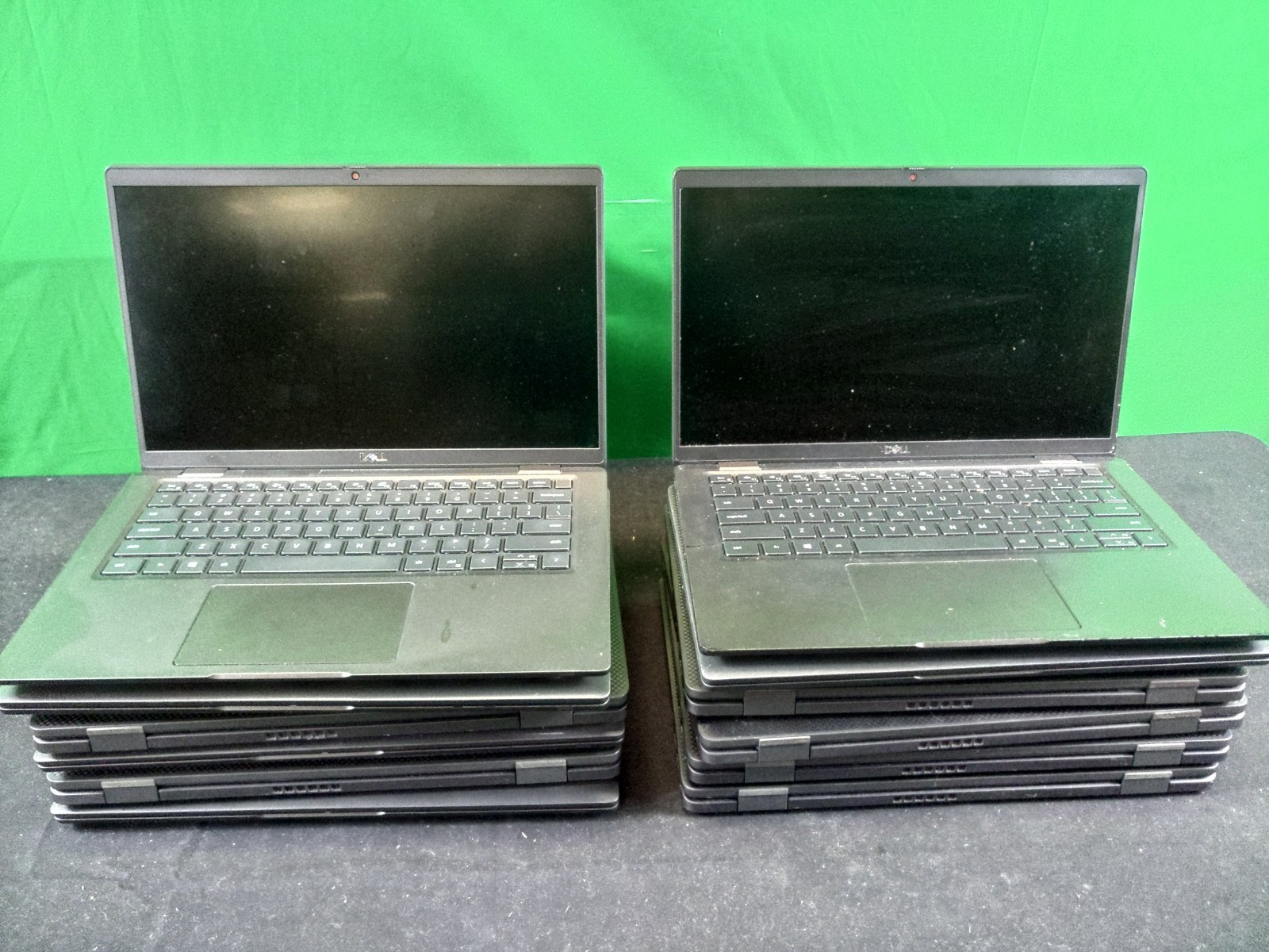 Lot of 12: Dell Latitude 7420 14″ (256GB SSD, i5-1135G7, 2.40GHz, 8GB RAM)*READ*