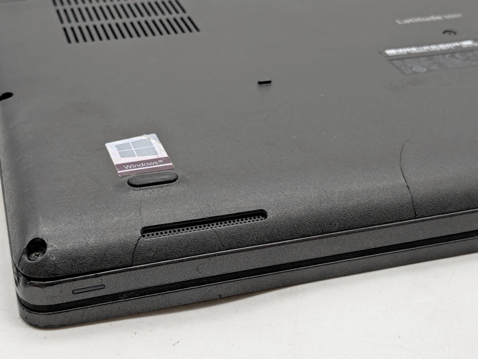 Dell Latitude 5501 15″ FHD I5-9400H 1TB SSD 16GB W11 Webcam Backlit *READ*