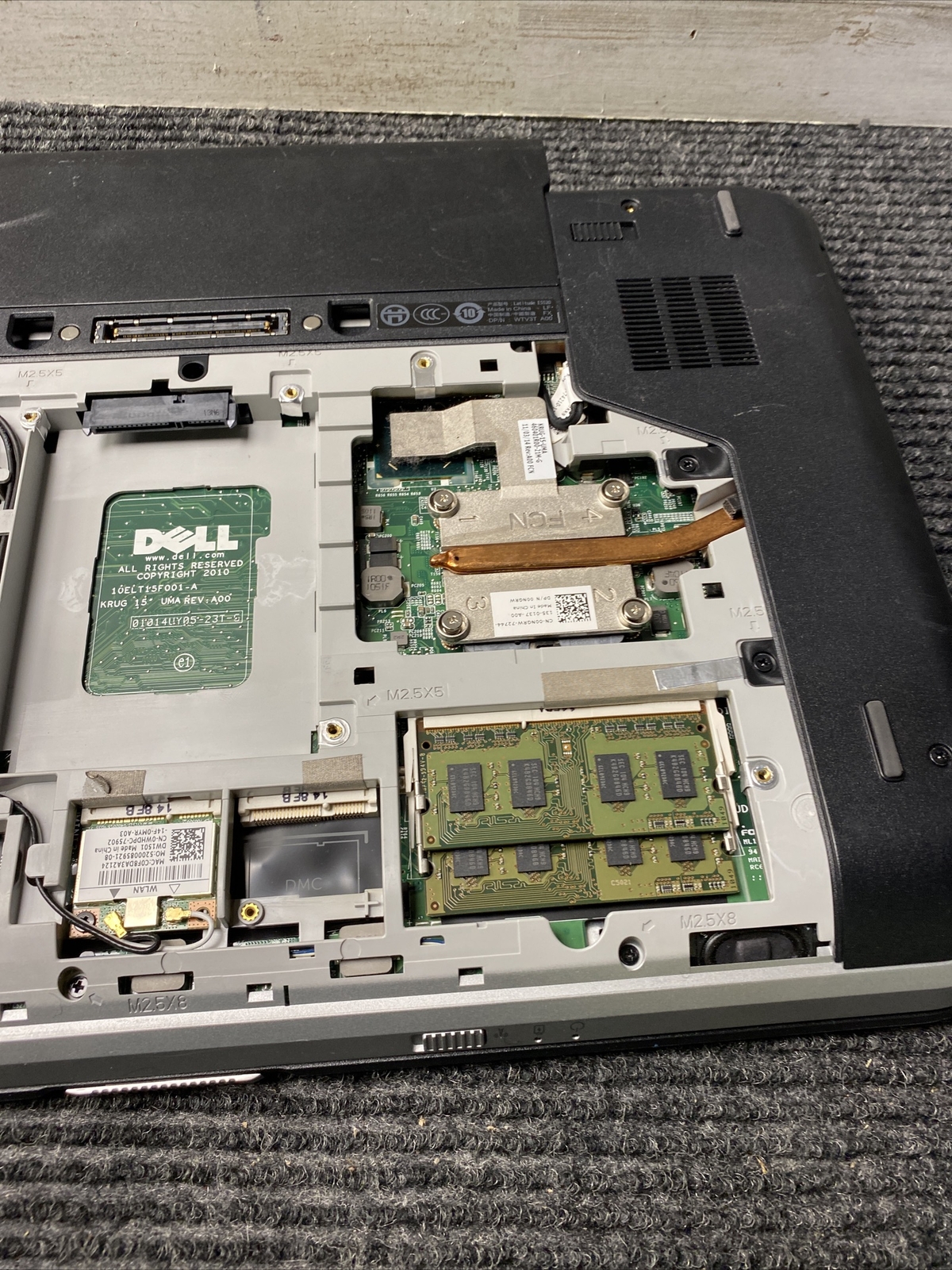 *READ* Dell Latitude E5520 15.6″ Intel Core i5-2520M @ 2.50 GHz 4GB NO HDD NO OS