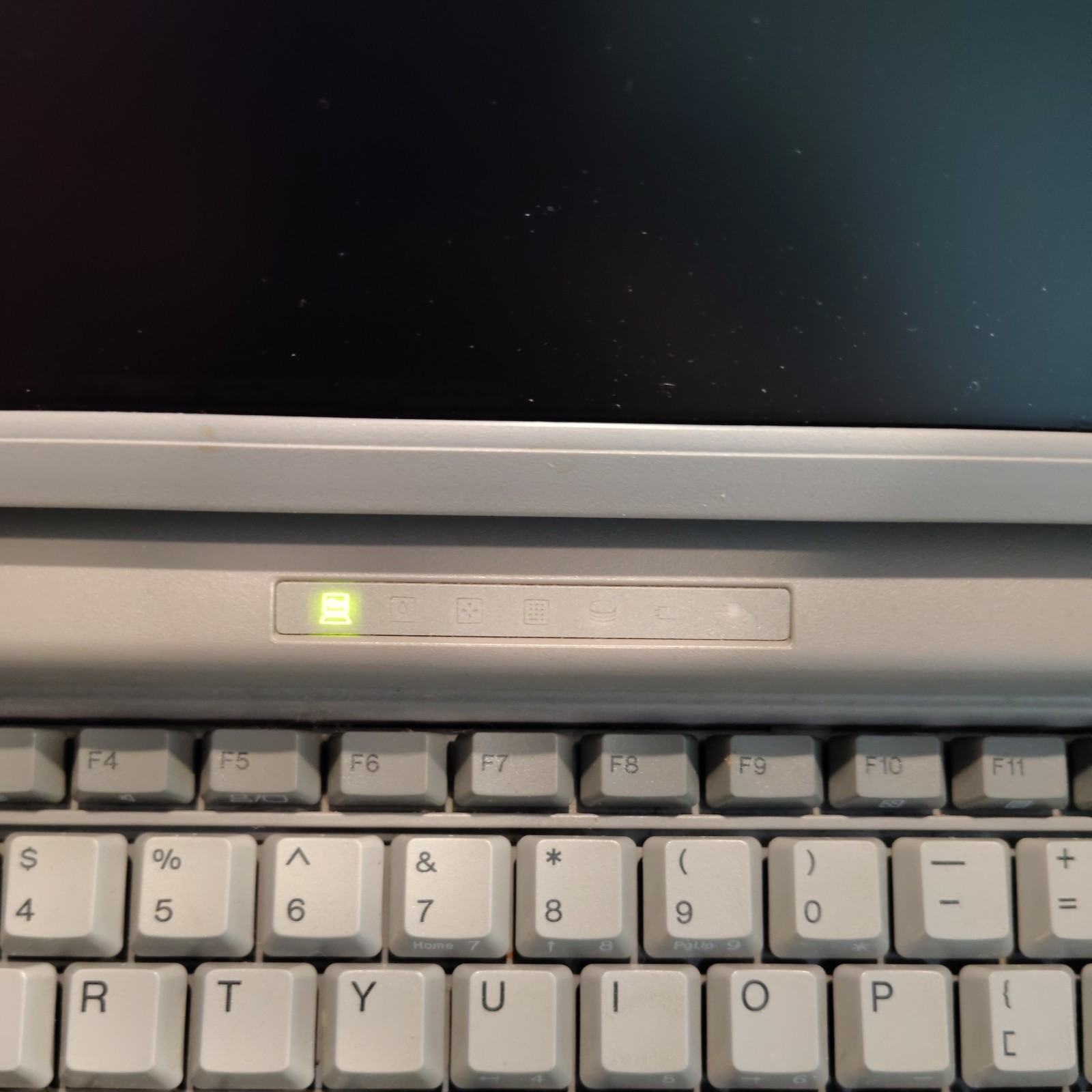 VINTAGE Toshiba Satellite Pro 430CDT Intel Pentium 120MHz/ no video as is