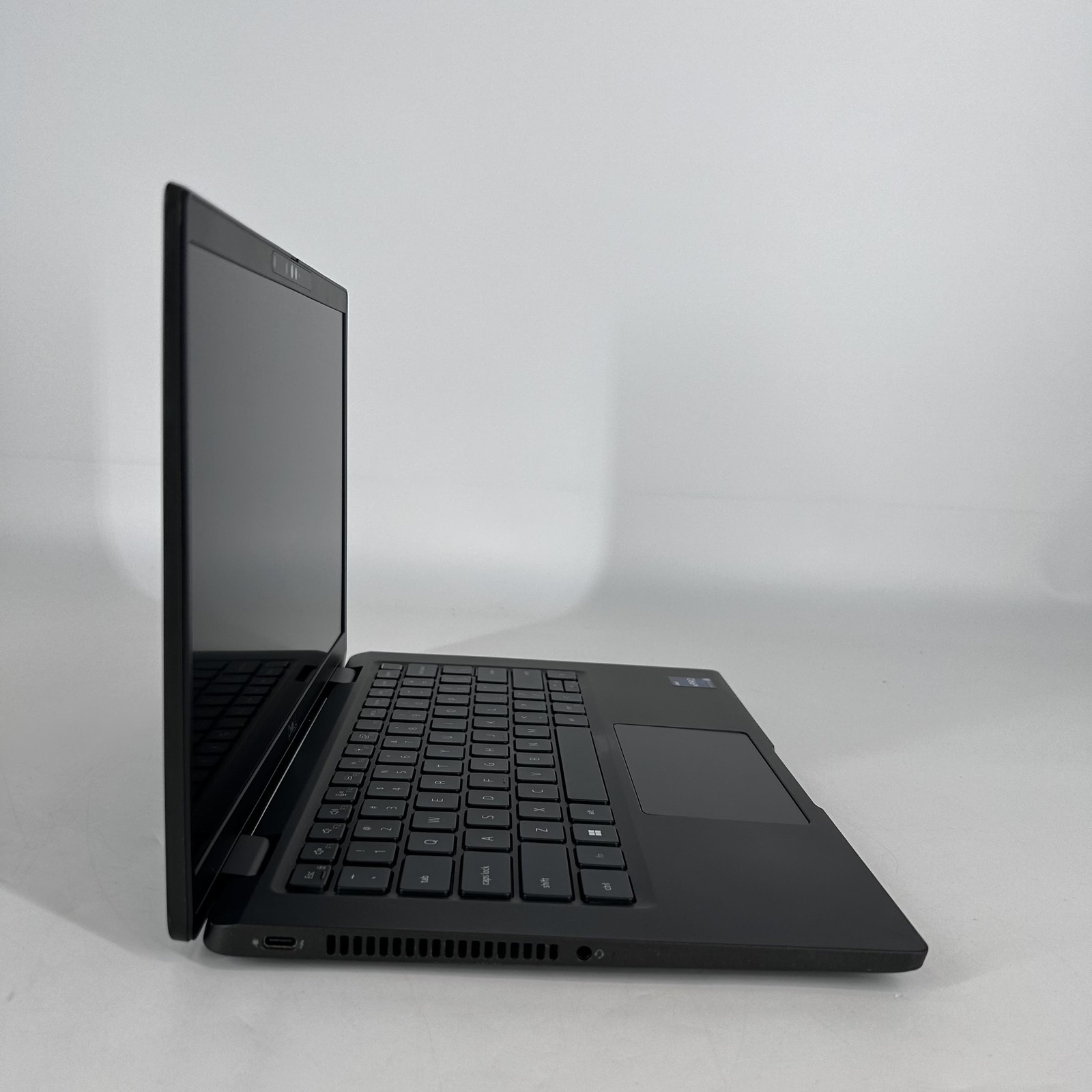 Dell Latitude 7330 13.3 Black FHD 1.8 GHz i7-1265U 16GB 512GB SSD Very Good