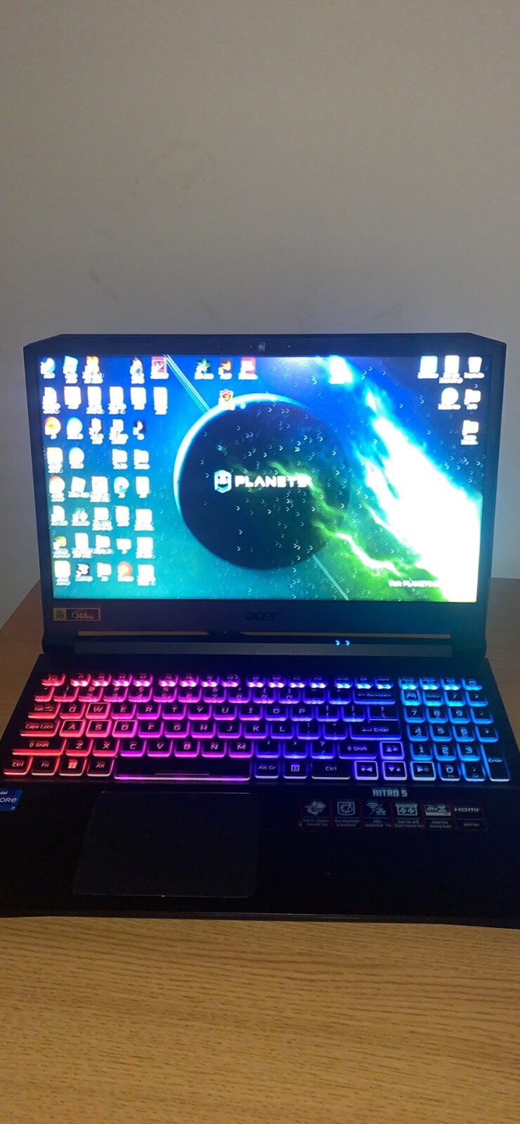 Black gaming laptop – works perfectly / includes mouse and headset