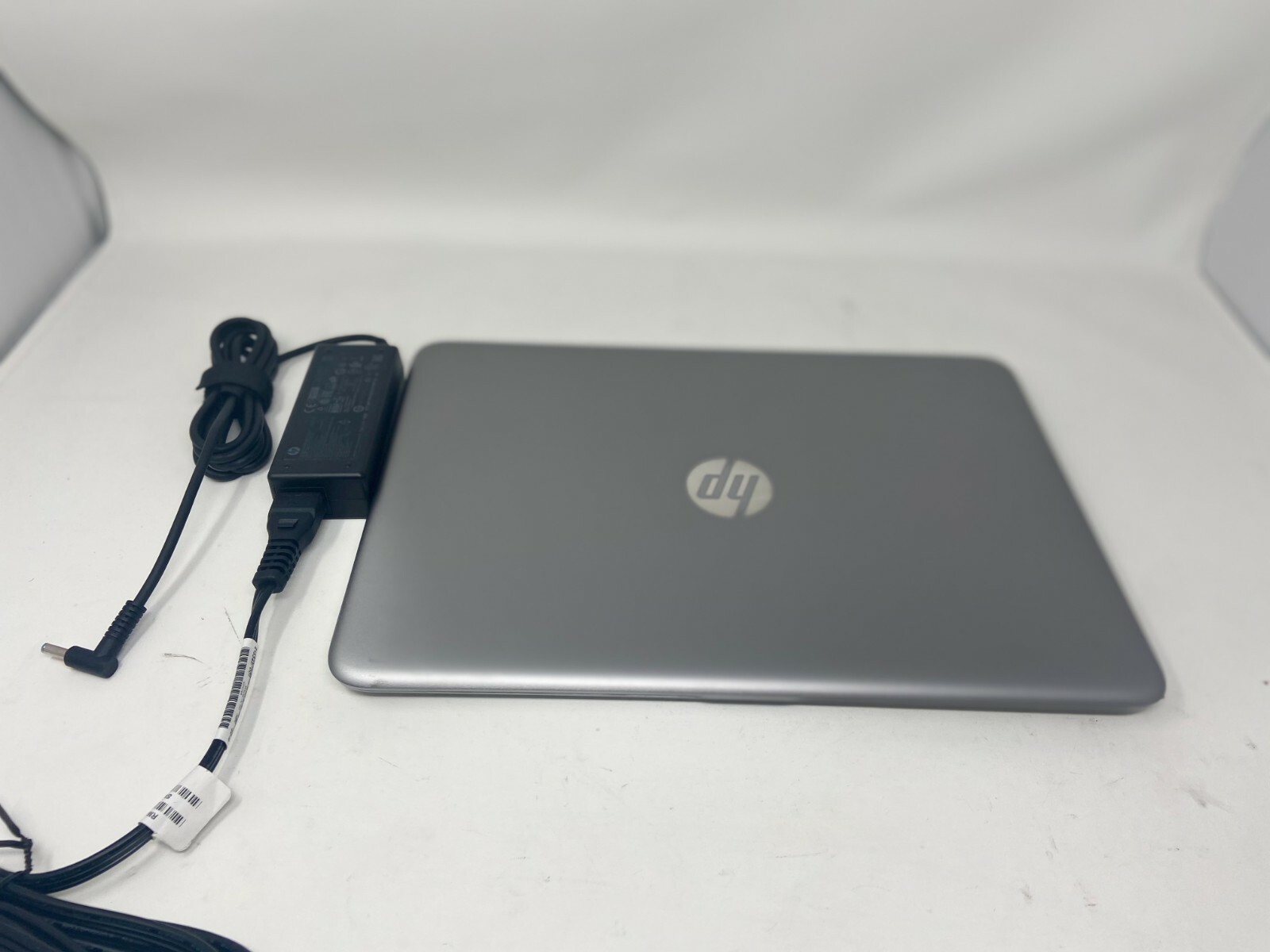 HP EliteBook 1040 G3 i5-6300u 2.6GHz 16GB 256GB SSD FHD 1080p Win 10 Laptop