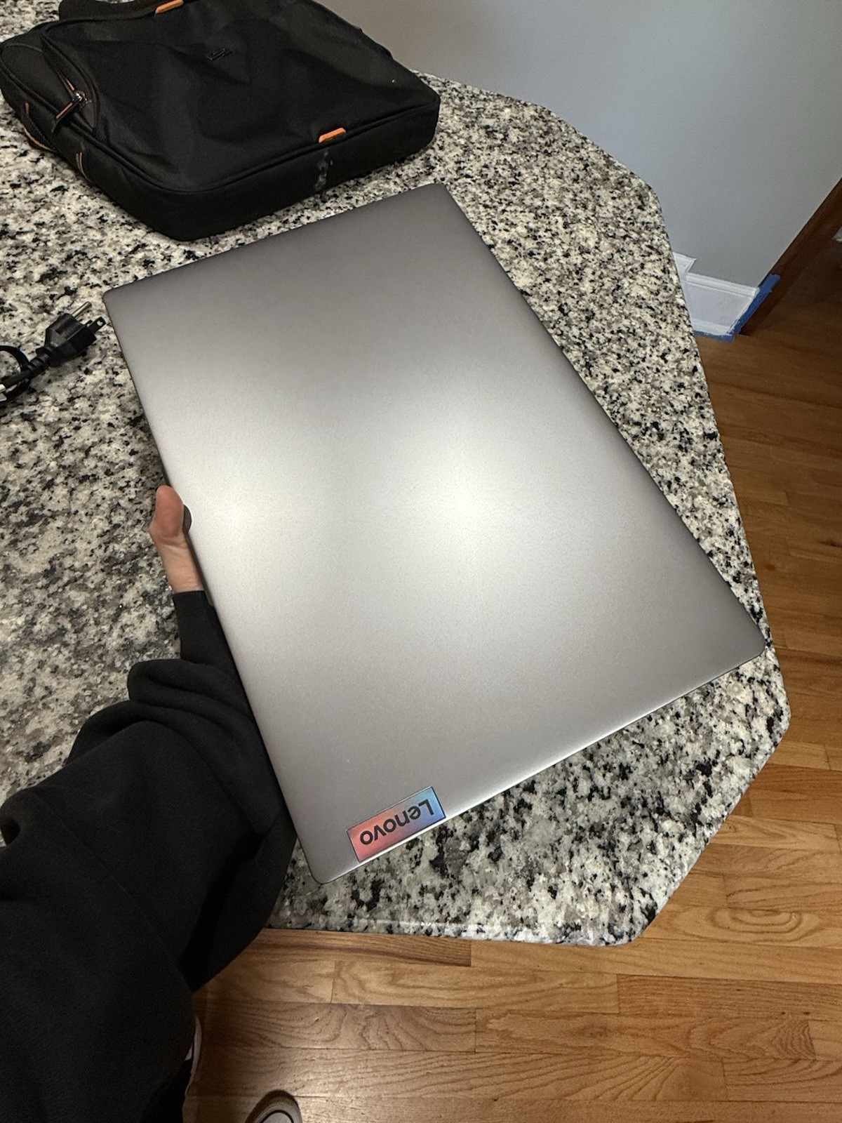 Lenovo IdeaPad Slim 3 15AMN8 15.6″ Ryzen 5 7520U 2.8GHz 8GB RAM 512GB SSD
