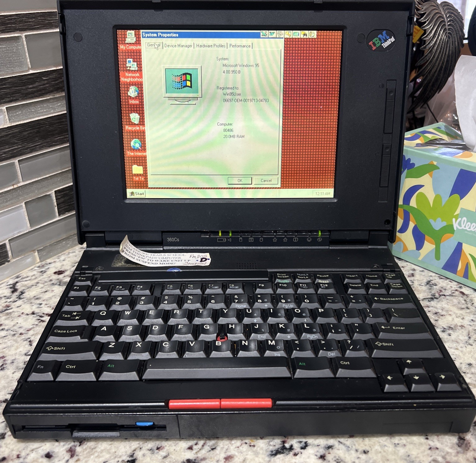 RARE IBM ThinkPad 360CS type 2620-20f 486 Win95 Laptop & Charger WORKING!