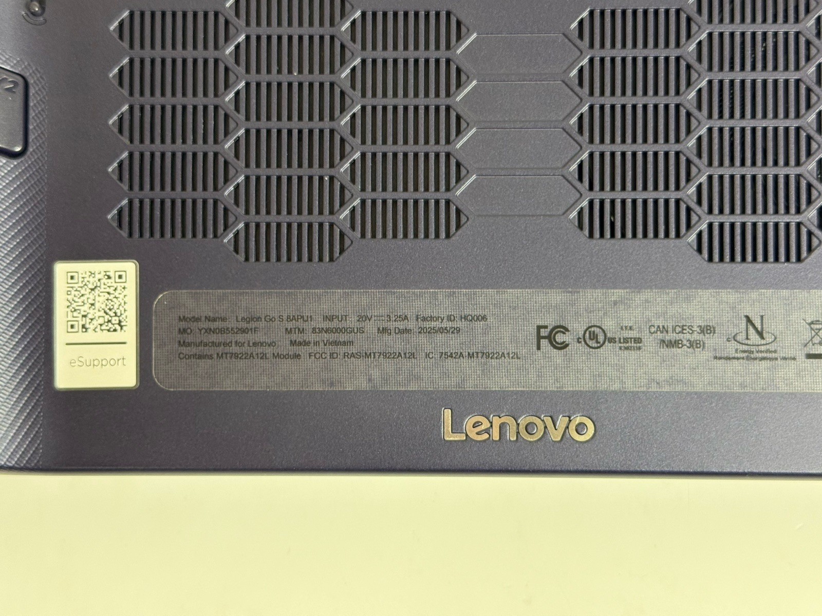 Lenovo Legion Go S 8″ 120Hz AMD Ryzen Z1 Extreme SteamOS, 32GB RAM, 4TB SSD