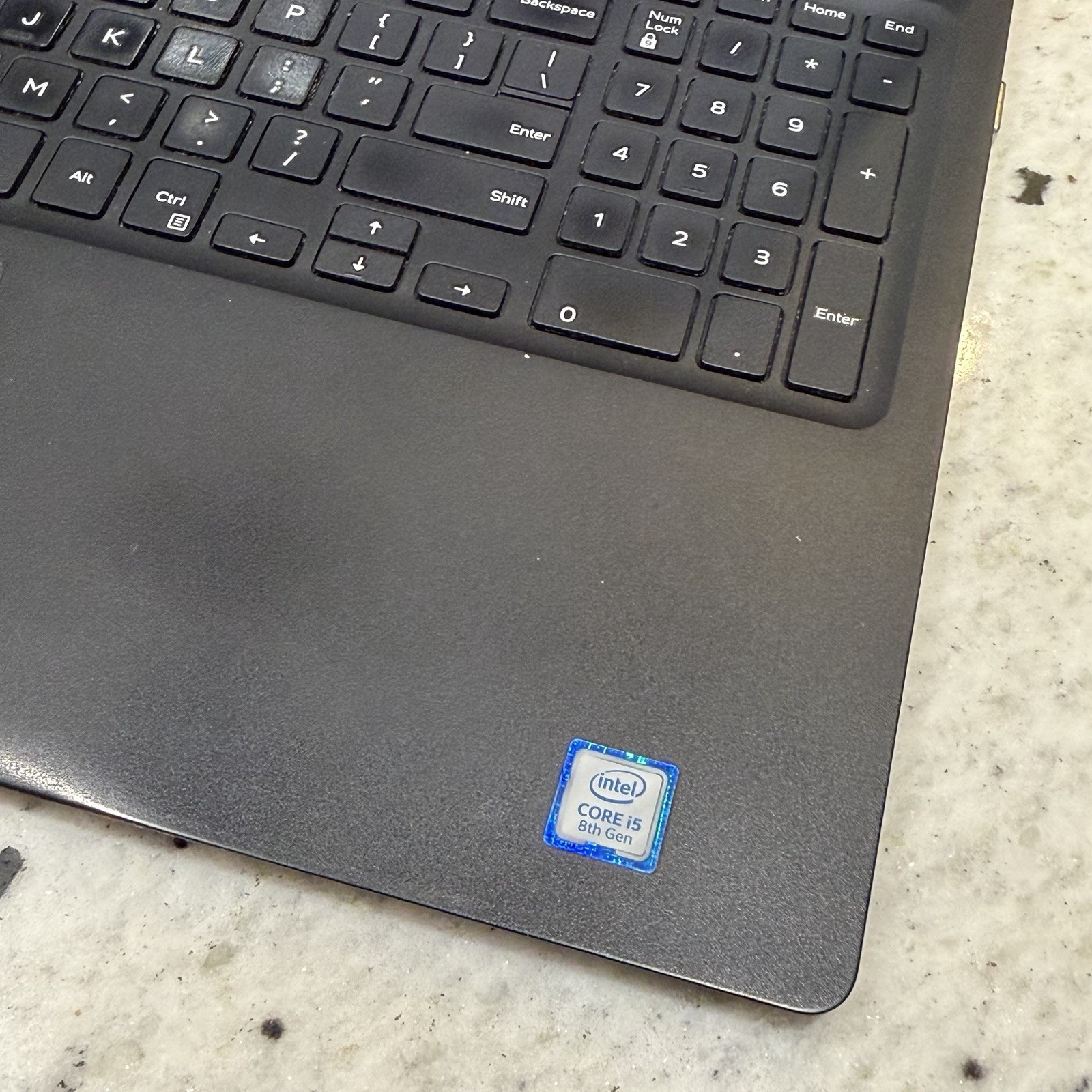 Dell Latitude 3590 i5-8250U 1.6GHz No RAM/No HDD Tested To Bios Cracked Case