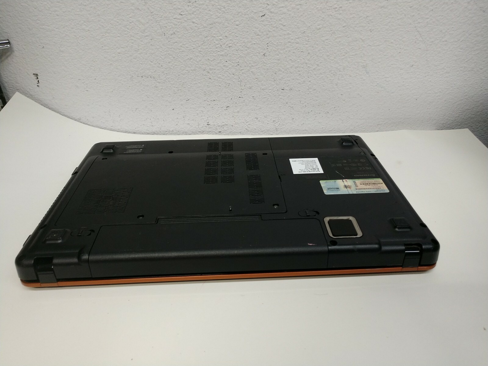Lenovo Y550 Laptop Intel Core 2Duo T6600 2.20GHz 4GB RAM 250GB HDD BT DVD Win10