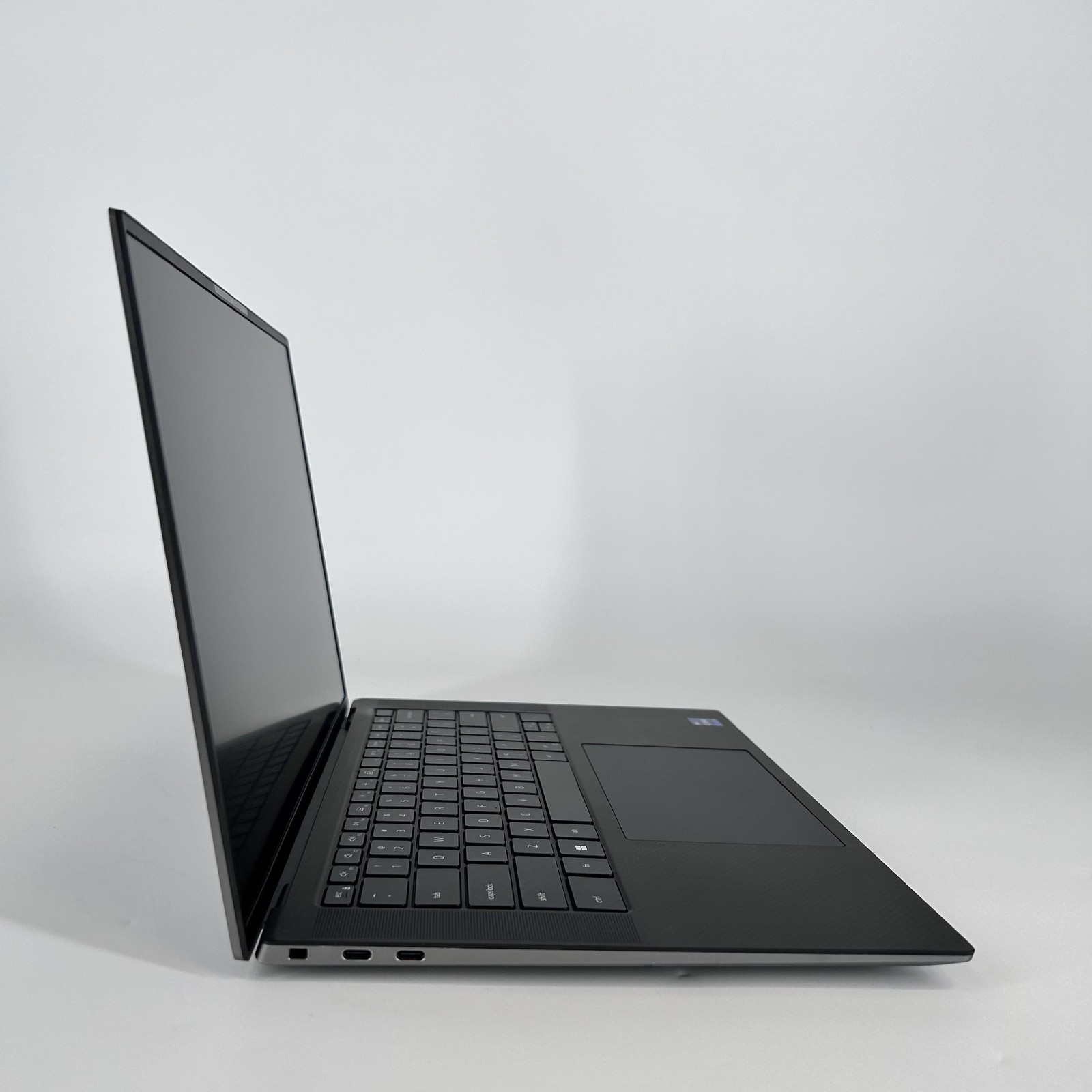 Dell Precision 5570 15.6 Gray FHD+ 2.5 GHz i9-12900H 8GB 1TB SSD RTX A2000