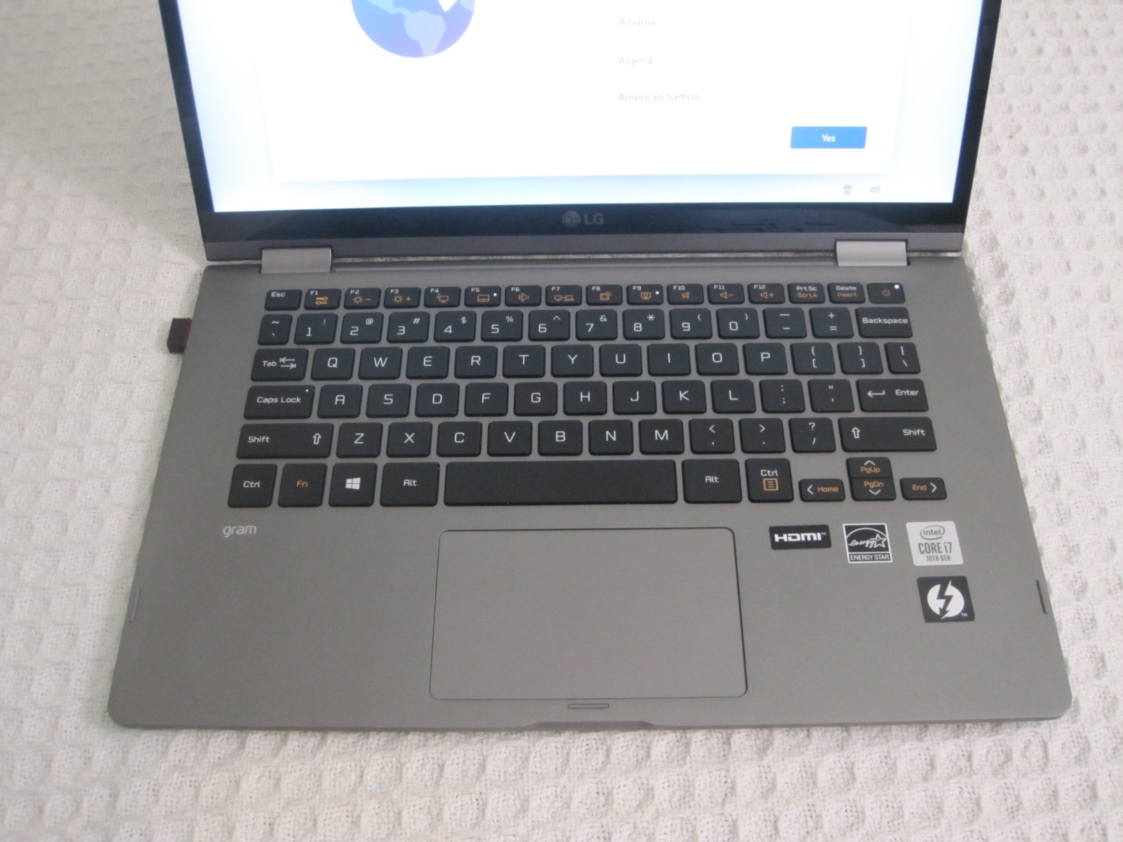LG Gram 14T90N 2-in-1 Intel i7-10510U – 16gb RAM – 1 TB SSD (Two 512GB) – READ