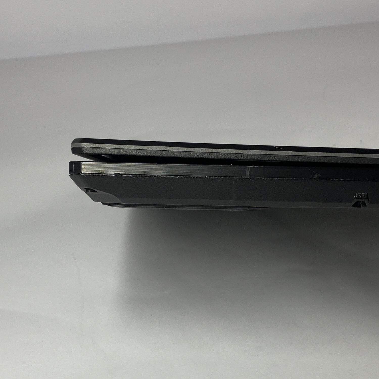 Broken Asus TUF A15 FA506N 15.6″ Ryzen 5 7535HS 8GB 512GB GeForce RTX 2050 READ