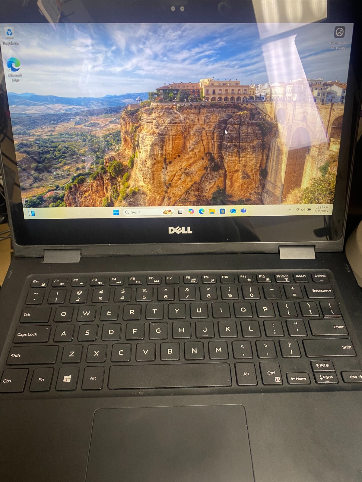 Dell Latitude 3390 2-In-1 13.3″Intel i5-8250U 8GB RAM/128GB SSD Touchscreen