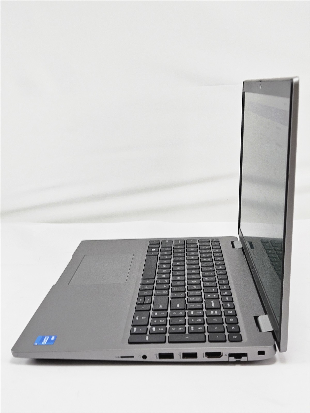 Dell Latitude 5530 15.6″ Core i5-1250P 8GB 256GB SSD Thunderbolt 4