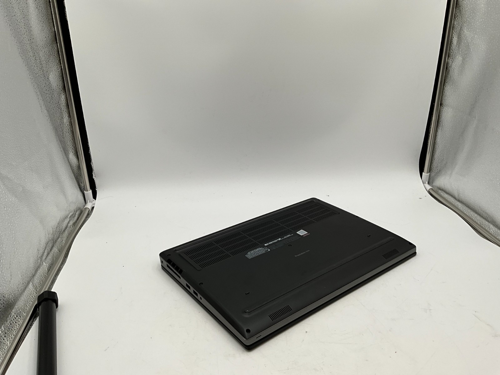 DELL Precision 7530 Laptop i7-8850H 2.6G 16GB 256GB P1000 15.6″ 7FG62Z2