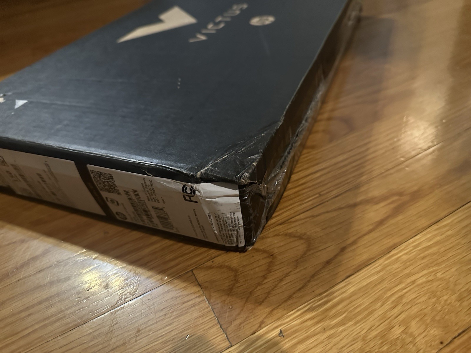 HP Victus 15.6″ AMD Ryzen 7 7445HS/16GB/512GB/GeForce RTX4050 Gaming Laptop