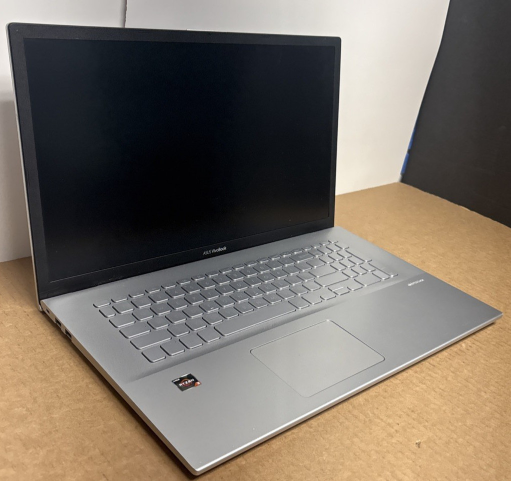 Asus Sonicmaster Amd Ryzen 3 256GB SSD AMD Radeon Graphics M712D