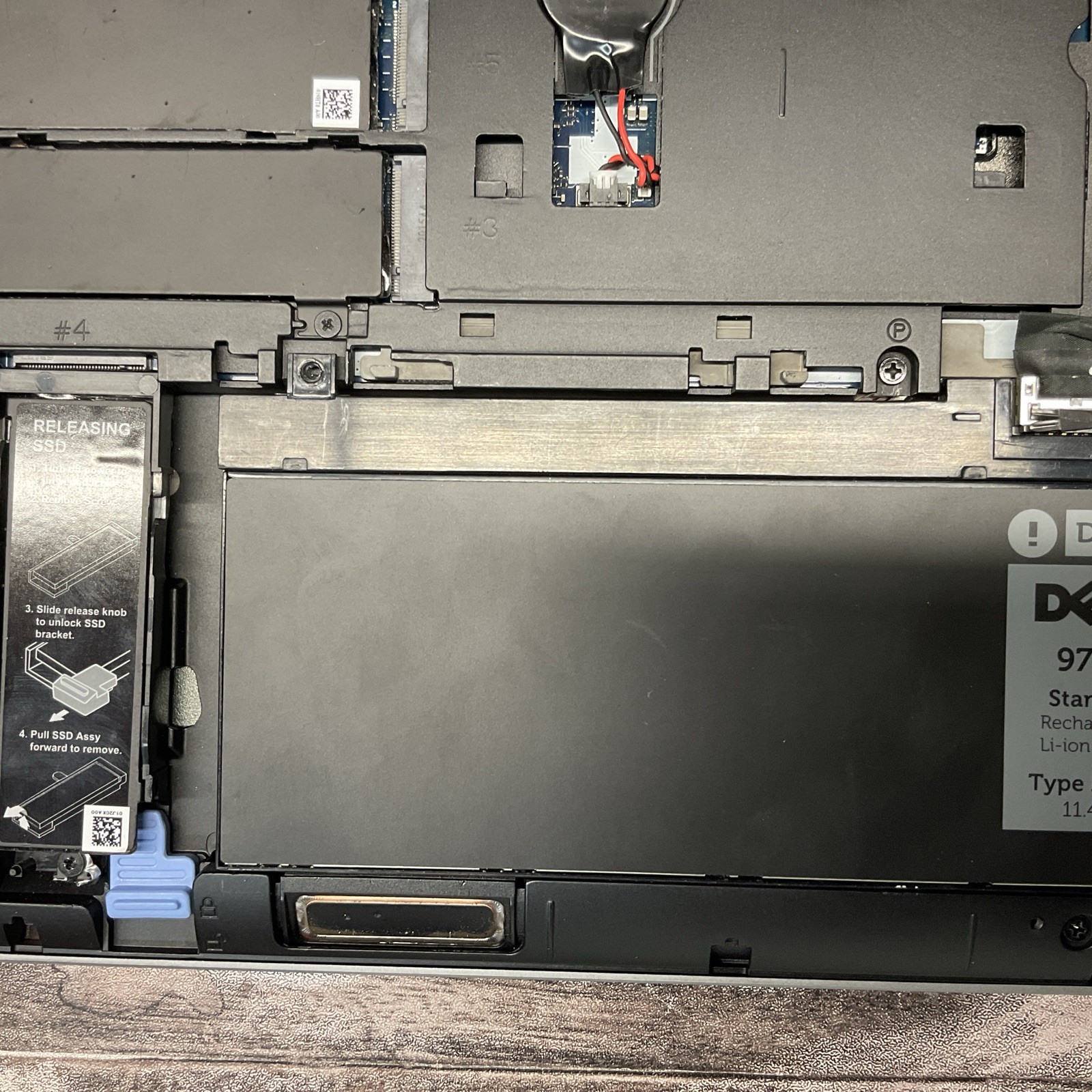Dell Precision 7740 / Quadro RTX 3000 / BIG Screen / Ready For Windows / M15
