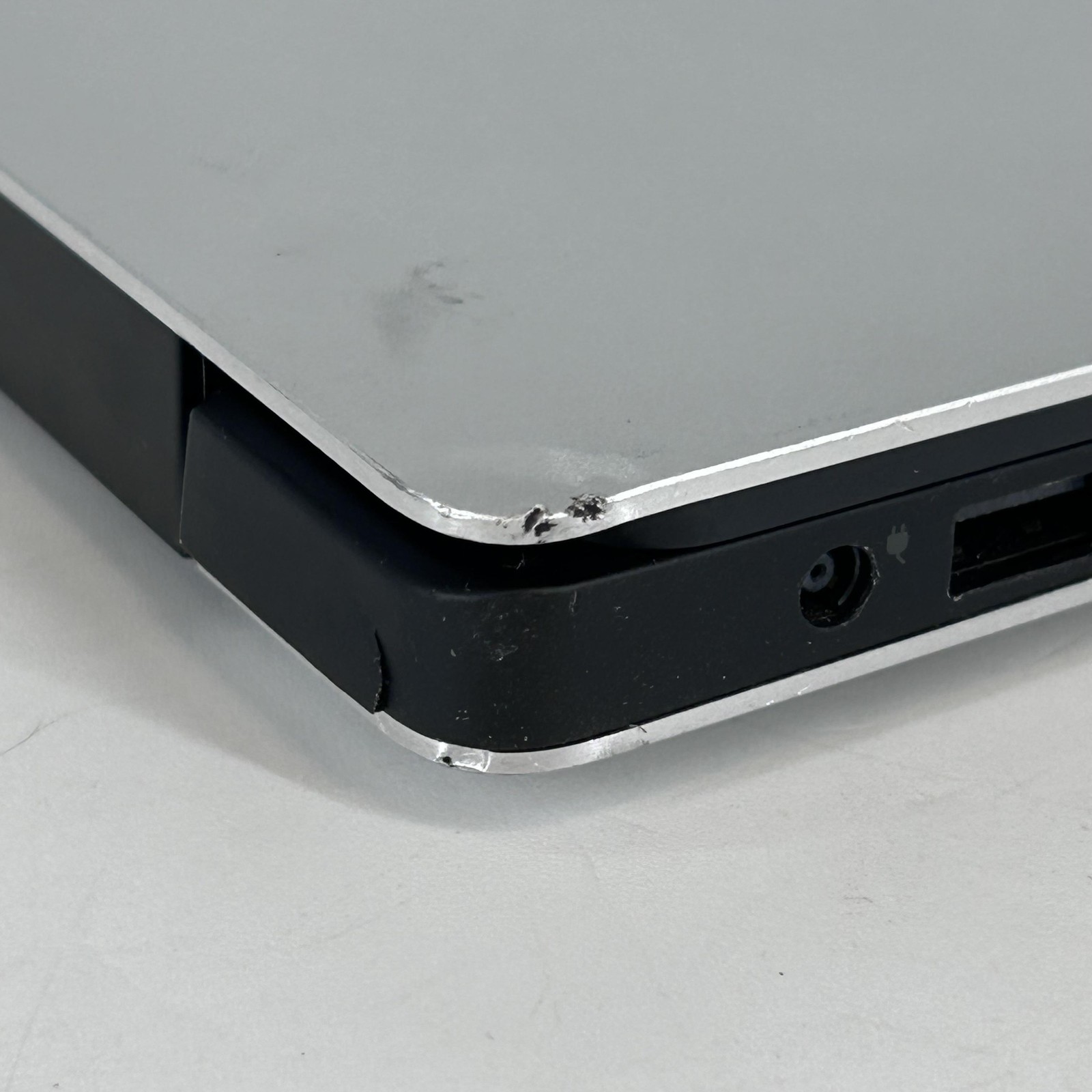 Dell XPS 15 9570 4K TOUCH i7-8750H 16GB 512GB SSD GTX 1050 Ti Max-Q BENT FRAME