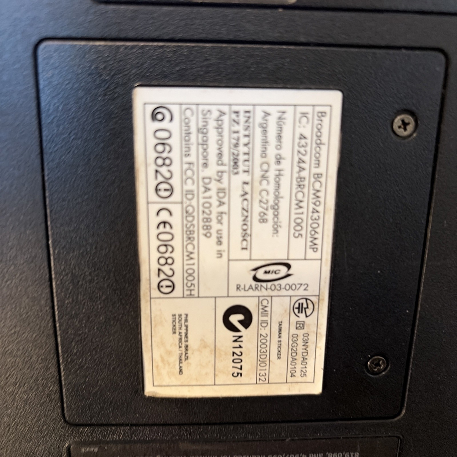 HP/Compaq NX9010 14.1″ Pentium 4-M 2400 + 1GB + 40GB Windows XP Pro UNTESTED
