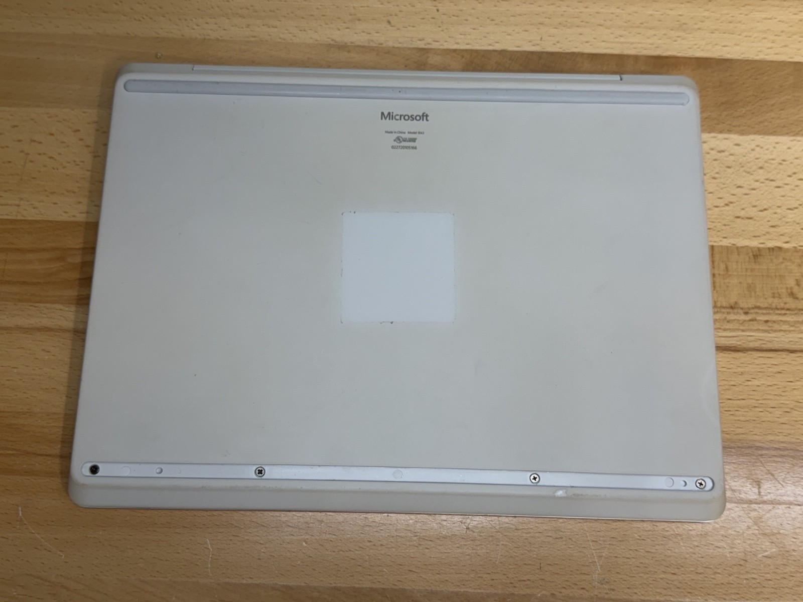 Microsoft Surface Laptop Go 1st Gen 1943 12.4″ i5-1035G1 1.0GHz 8GB RAM 128GB