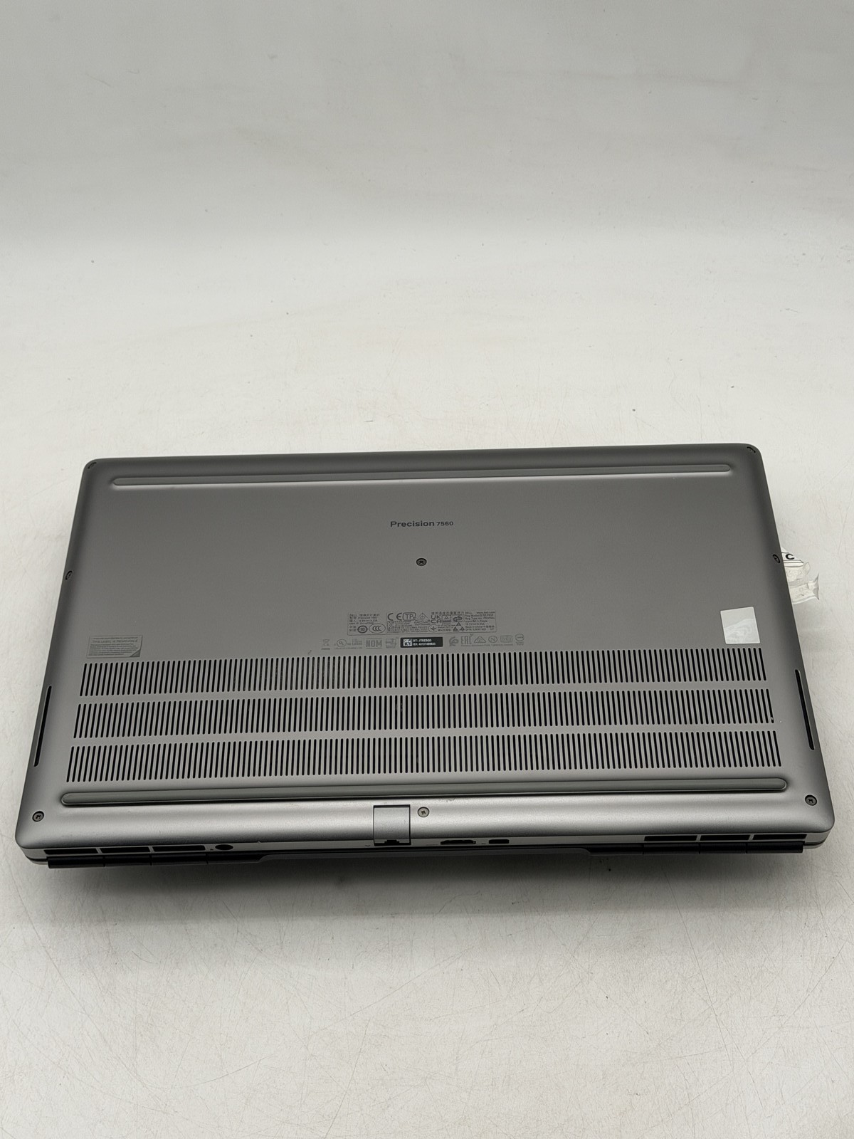 Dell Precision (7560) 15.6″ i7-11850H 40GB 256GB NO OS Read