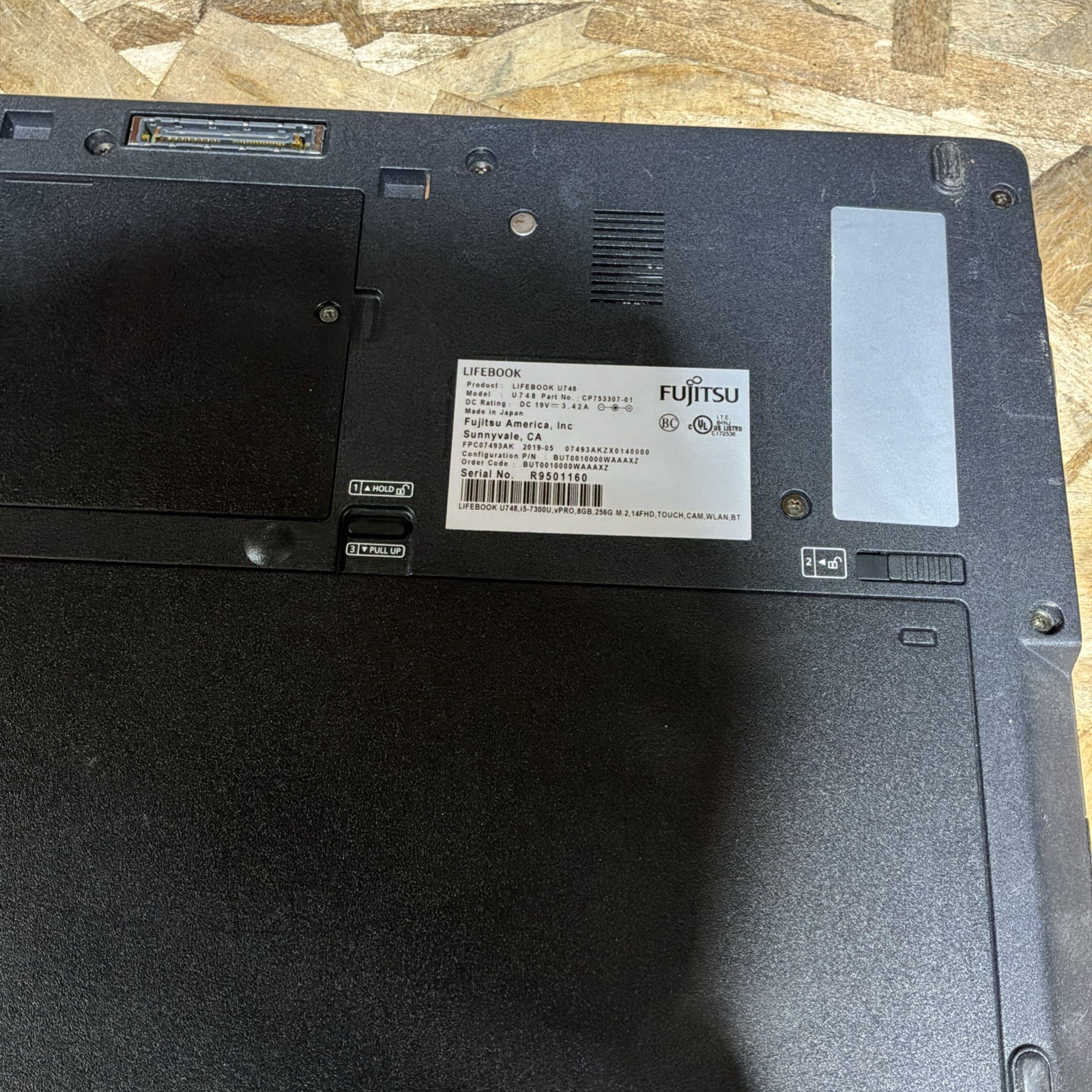 Fujitsu Lifebook U748 14″ FHD i5-8250U 8GB 256GB SSD WIN 11 Touchscreen C323