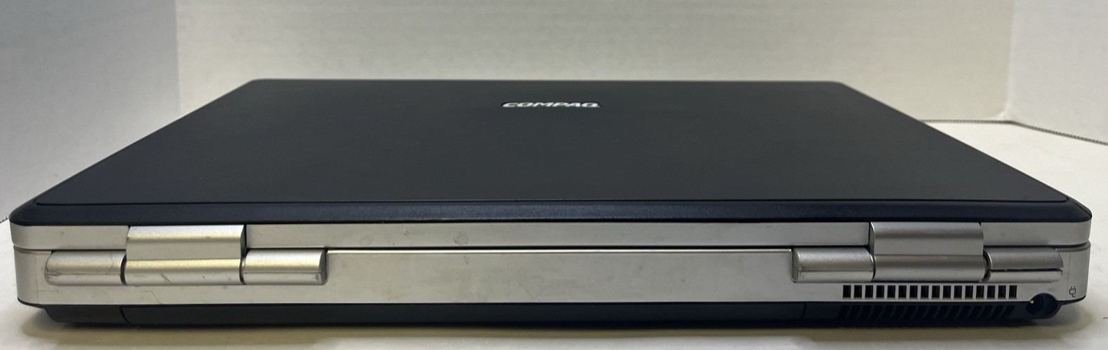 Compaq Presario V2000 Laptop Untested No Power Cord