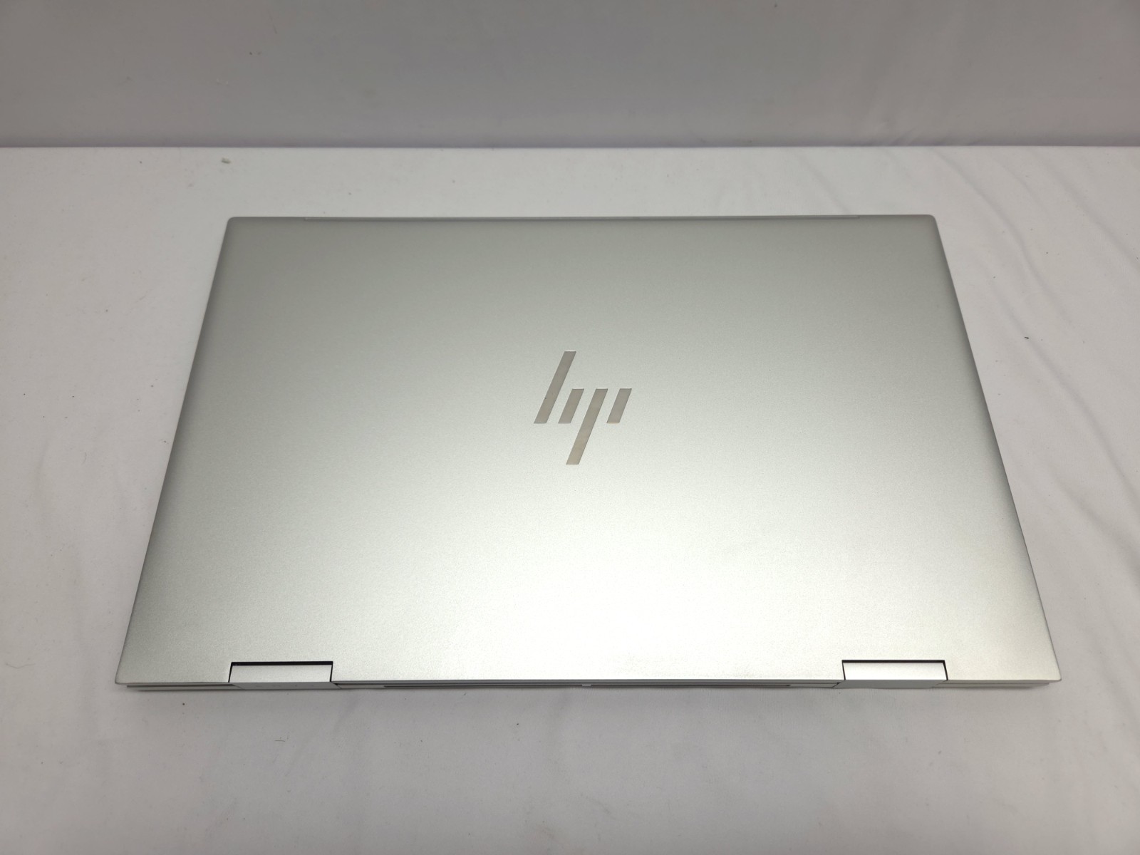 HP ENVY x360 15-ES2050WM 15.6″ Intel Core i5-1240P 2-In-1 Touch Display AS-IS