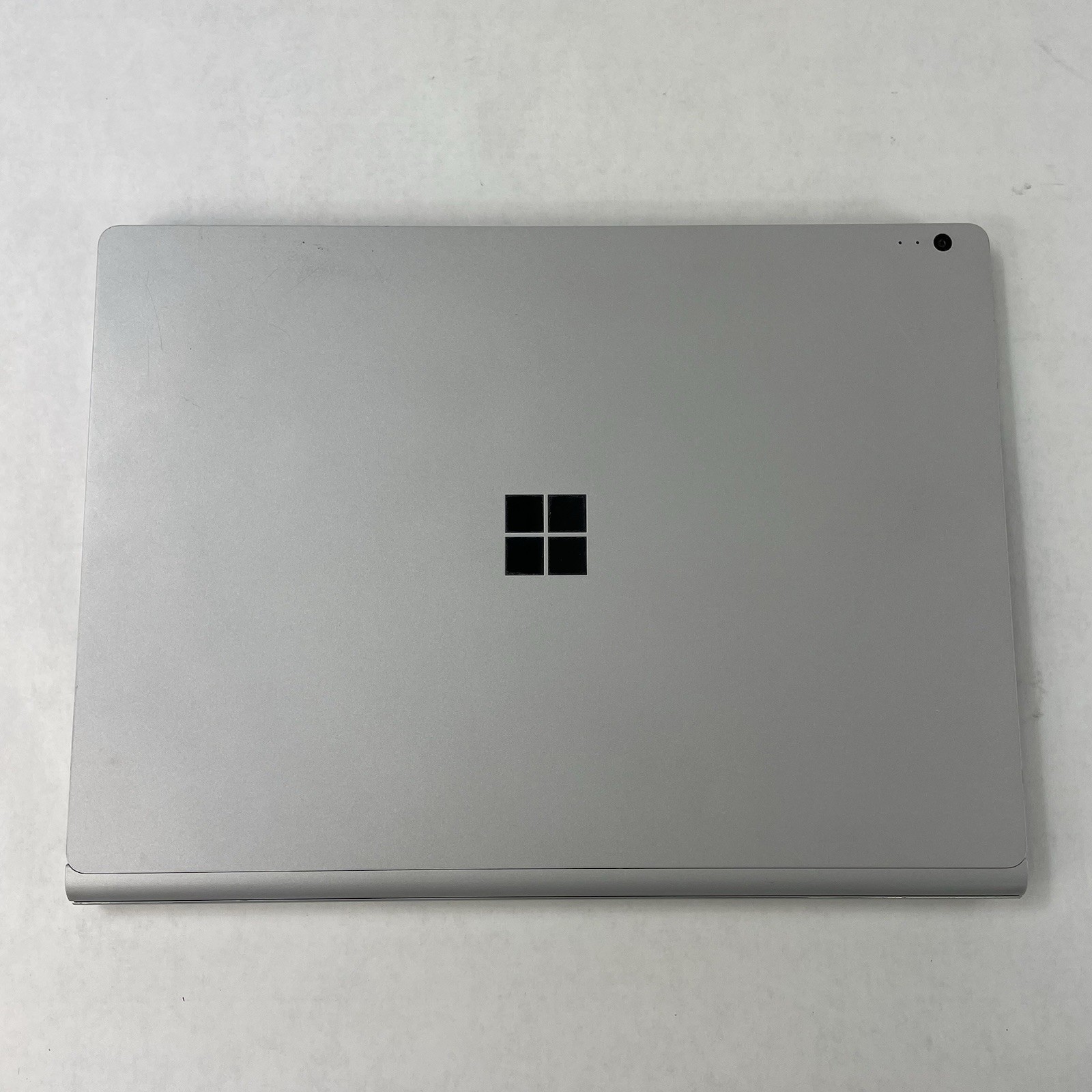 Microsoft Surface Book 2 13.3″ i7-8650U 1.90 GHz 8 GB RAM 256 GB SSD Win11