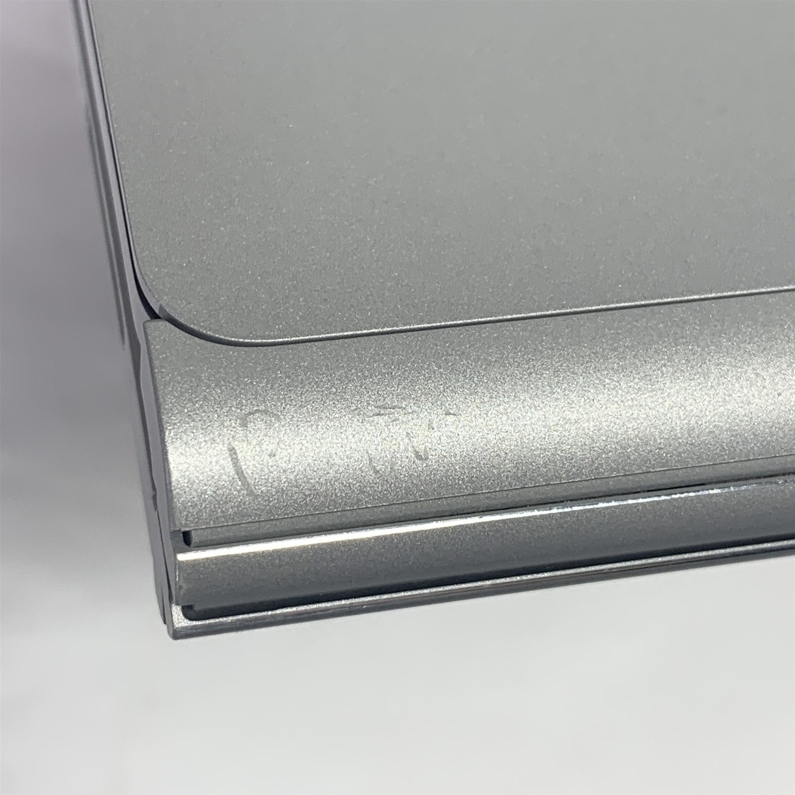 Microsoft Surface Book 3 1900 13.5″ i7-1065G7 1.3GHz 16GB 256GB NVMe SSD – Win11