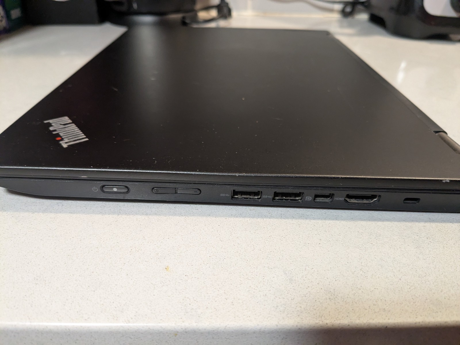 Lenovo ThinkPad Yoga 14 14″ i5-6200U 8GB 256GB SSD Win 10 Webcam USB-C