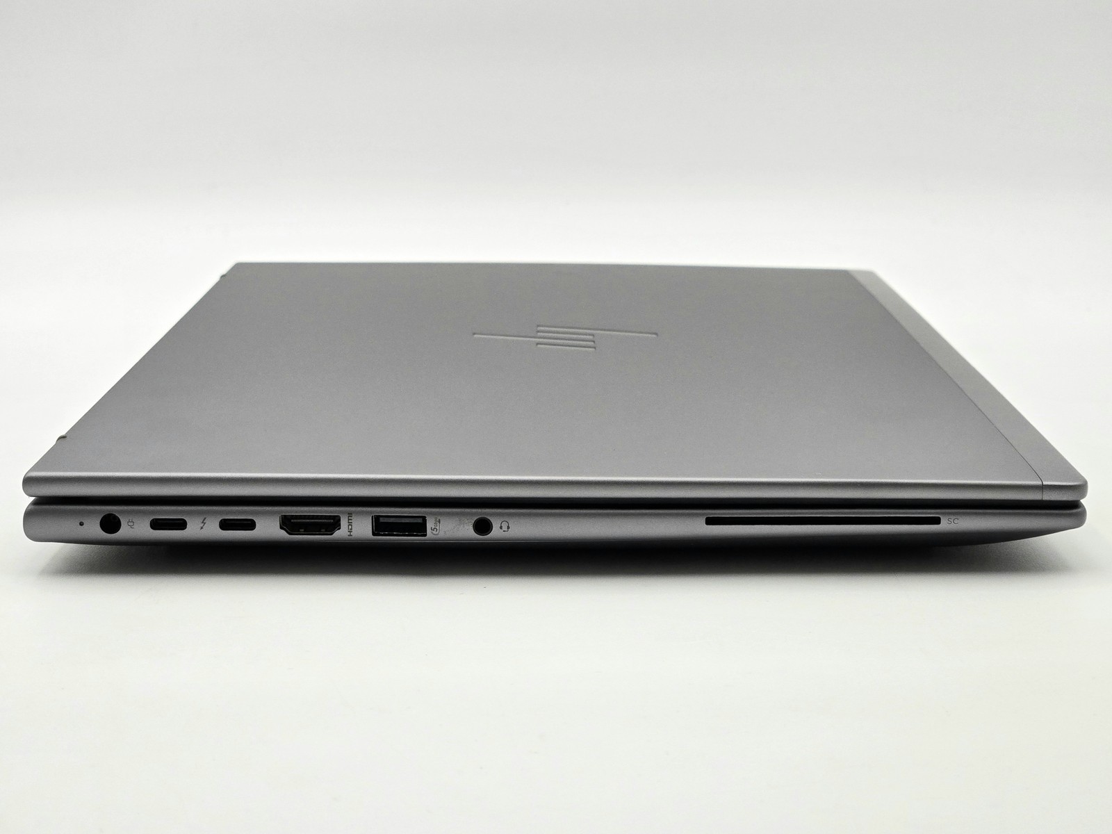 HP ZBook Power G11 Ryzen 7 PRO 8845HS RTX 2000 Ada 64GB 2TB Grade D