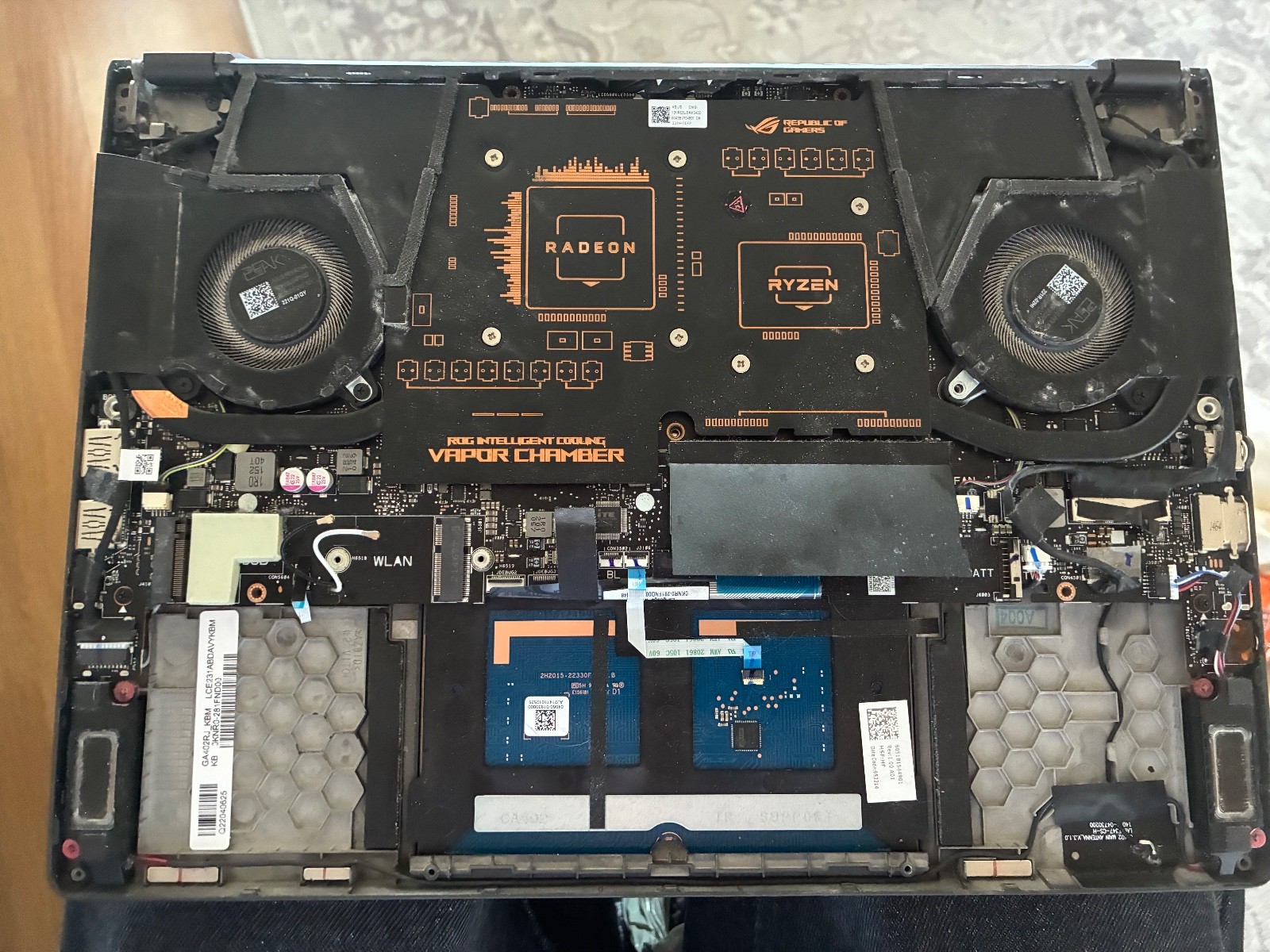 ASUS ROG Zephyrus G14 2022 GA402R-JL8174W – For Parts / Repair