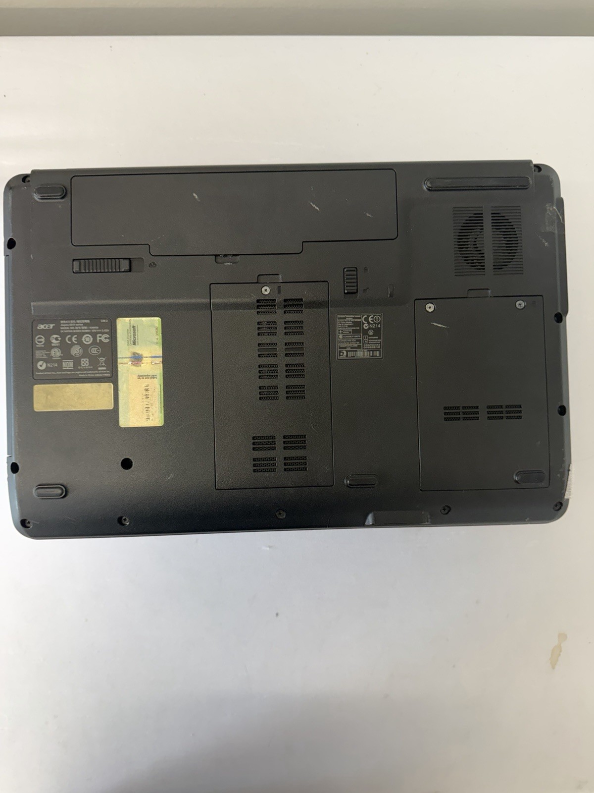 Acer Aspire 5517 Laptop – Good Screen – AMD Athlon 64 TF-20 – Read Des