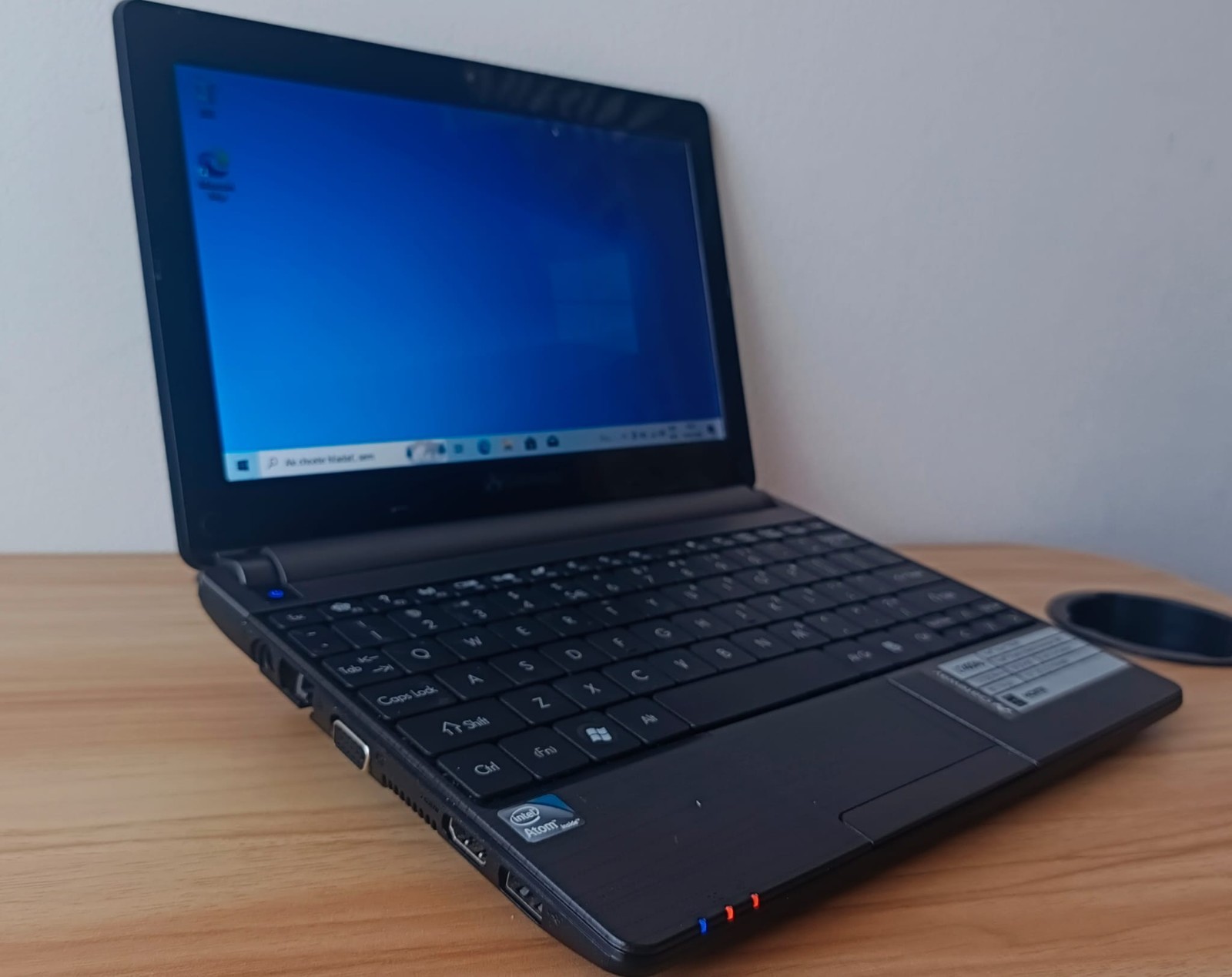 Gateway LT4004u laptop/ Netbook + charger + carrying case
