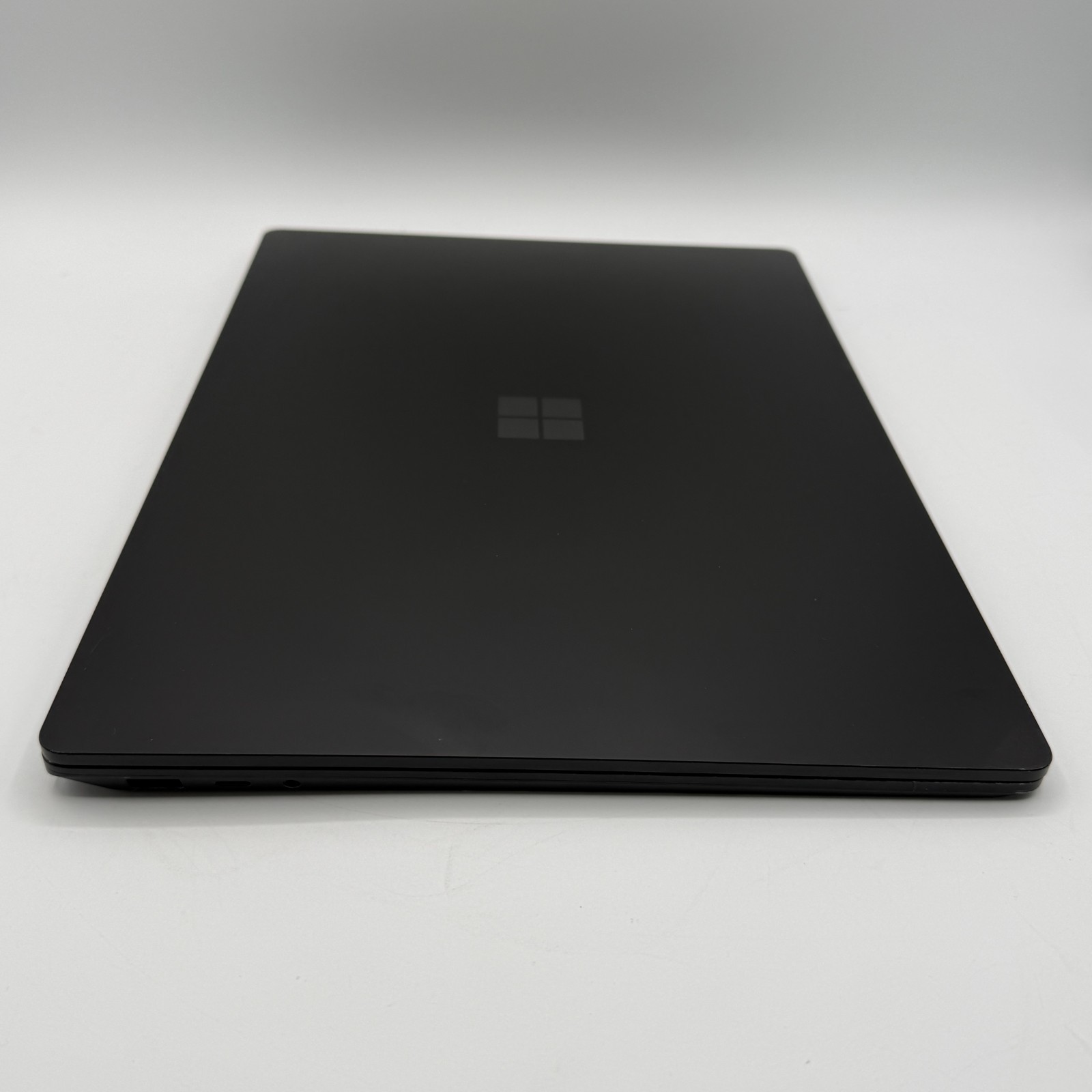 Microsoft Surface Laptop 3 1873 15″ Ryzen 5 Edition 2.1GHz 8GB RAM 256GB SSD Blk
