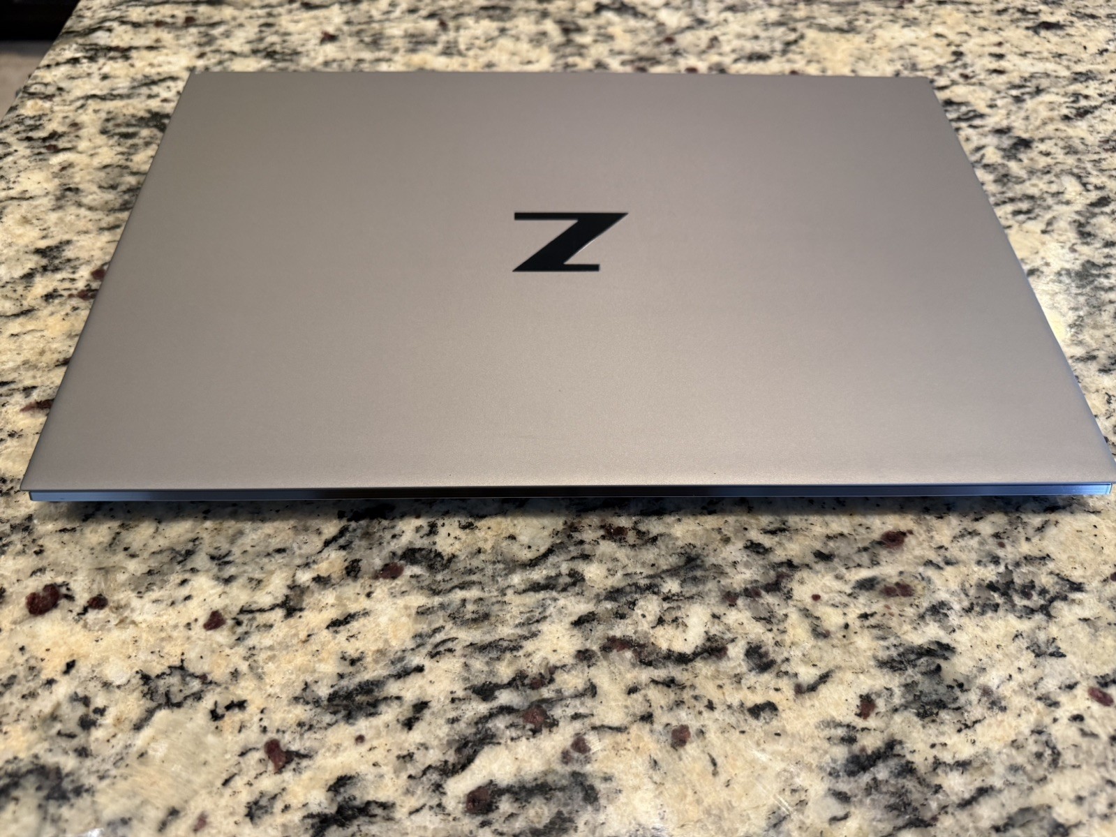 HP ZBOOK STUDIO 15.6 G8 MOBILE i7-11800H 1TB SSD NVIDIA RTX-A2000 4GB