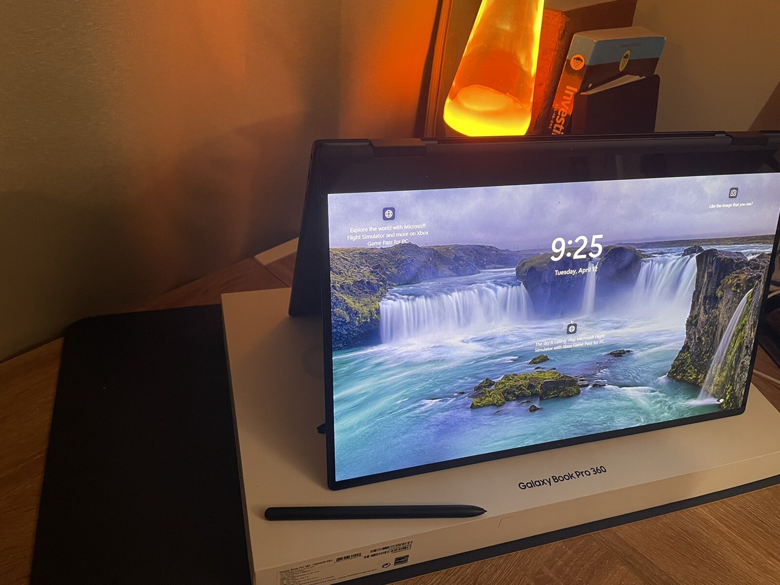 Samsung Galaxy Book Pro 360 15.6″ (1TB SSD, Intel Core i7 11th Gen., 2.80…