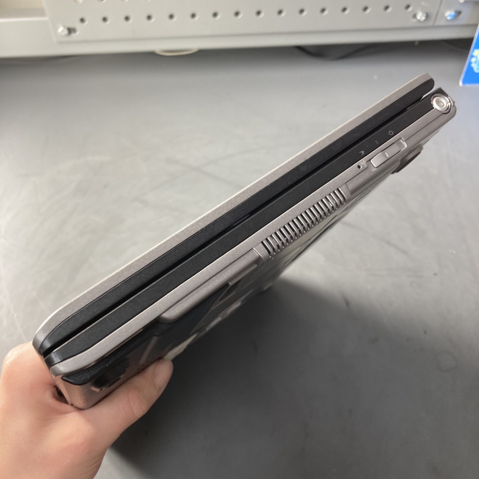 Dell Latitude D420 Core Duo 1.20GHz 2GB RAM 31GB SSD Windows 7 Retro Gaming