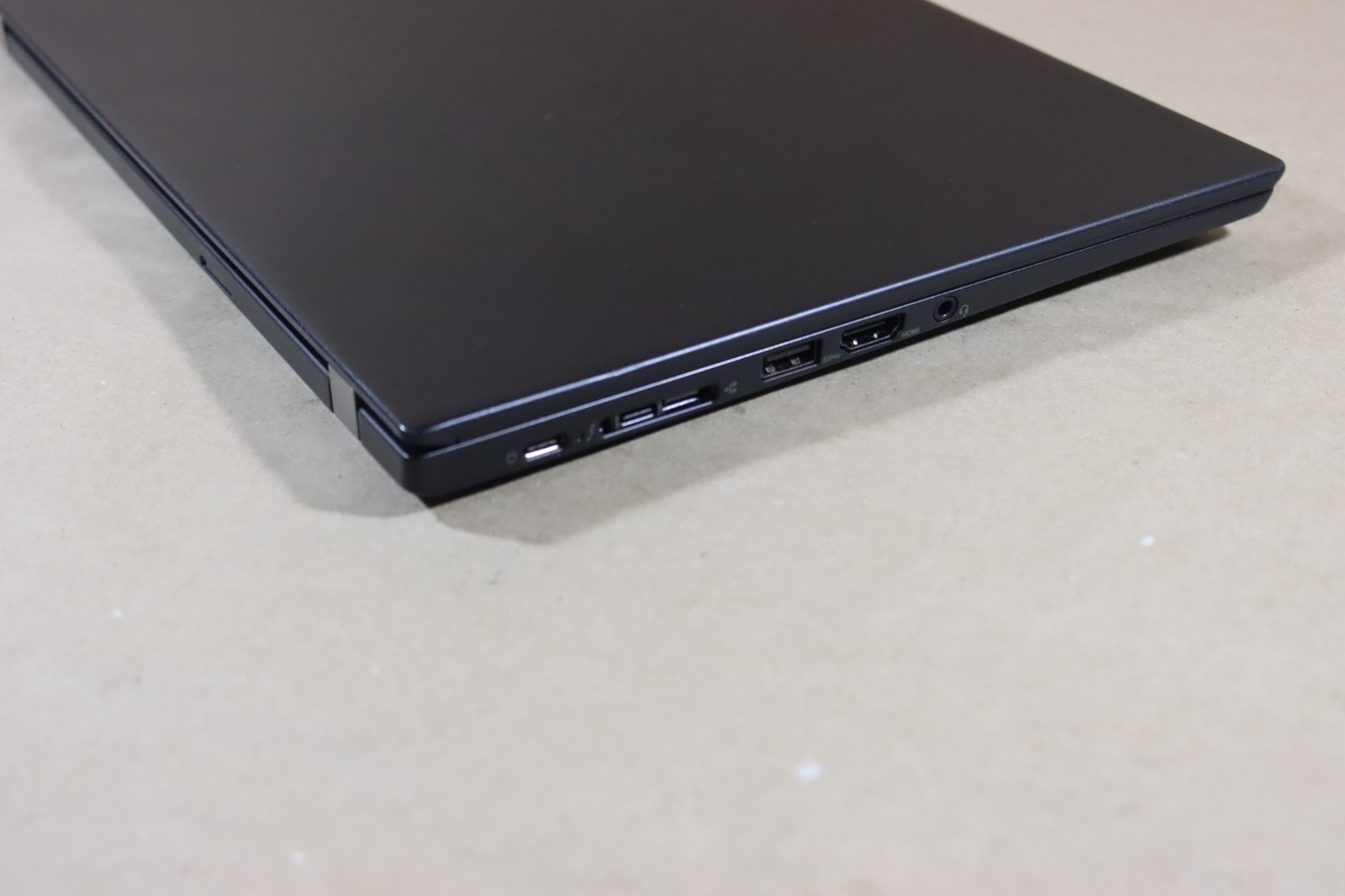 Lenovo ThinkPad X390 13.3″(256 GB SSD, Intel Core i5-8265U, 1.6GHz, 8GB RAM)…