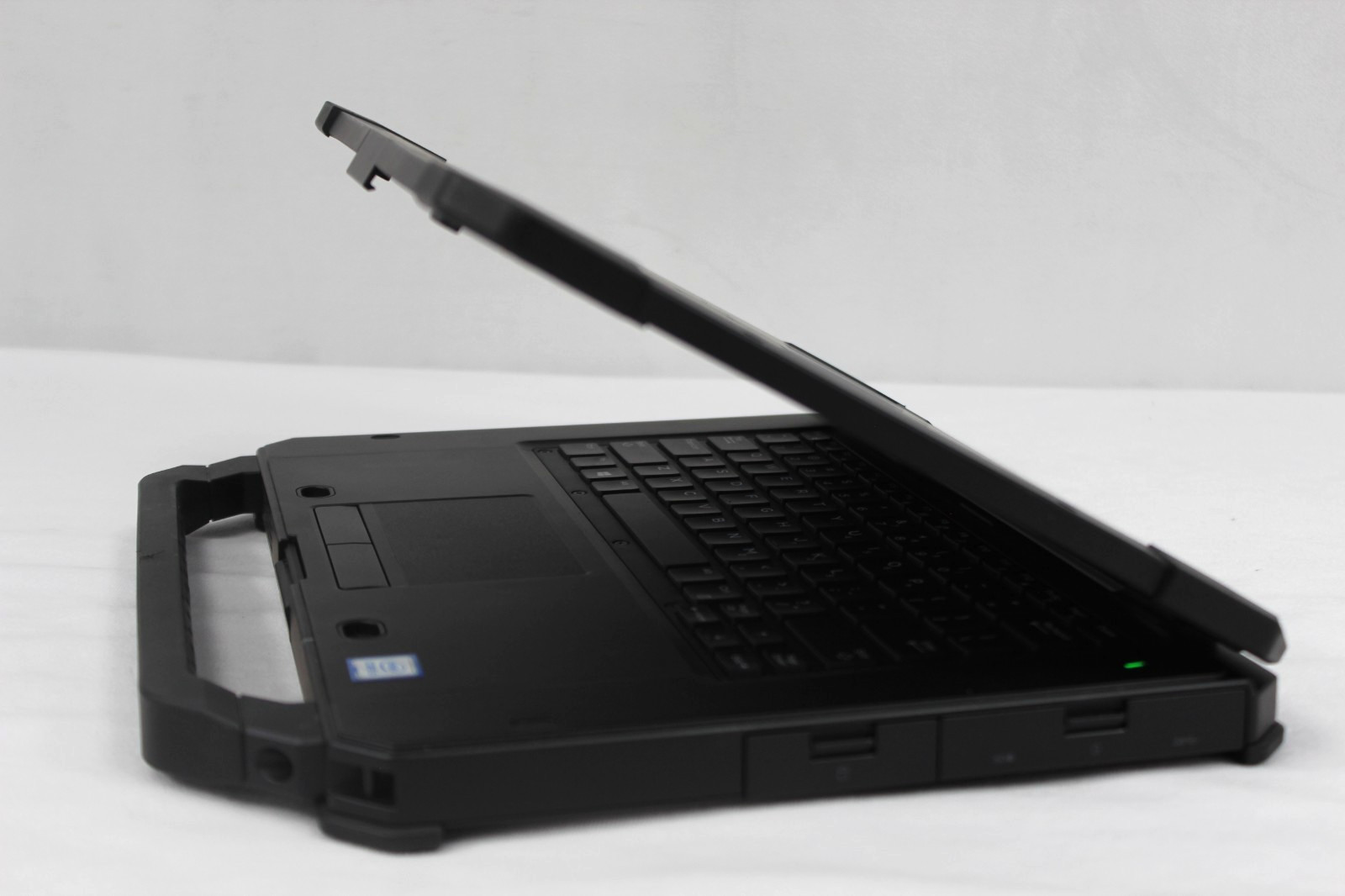 Dell Latitude 5420 Rugged Extreme intel i5-8350U 1.7GHz 8GB 256GB 4-core Win11